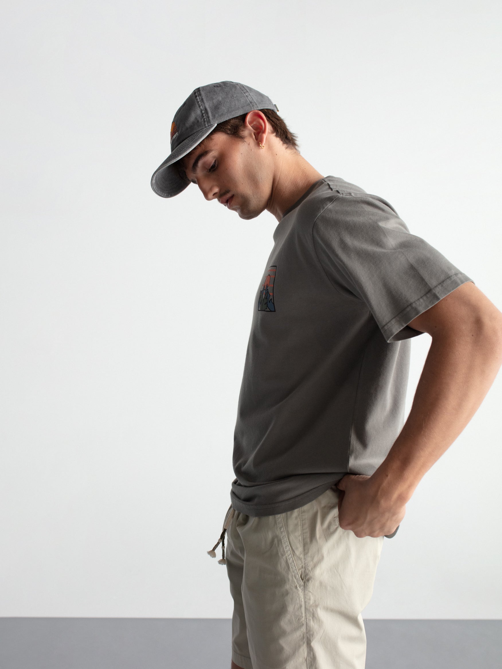 Camiseta confort gráfica "Paisaje palmeras"