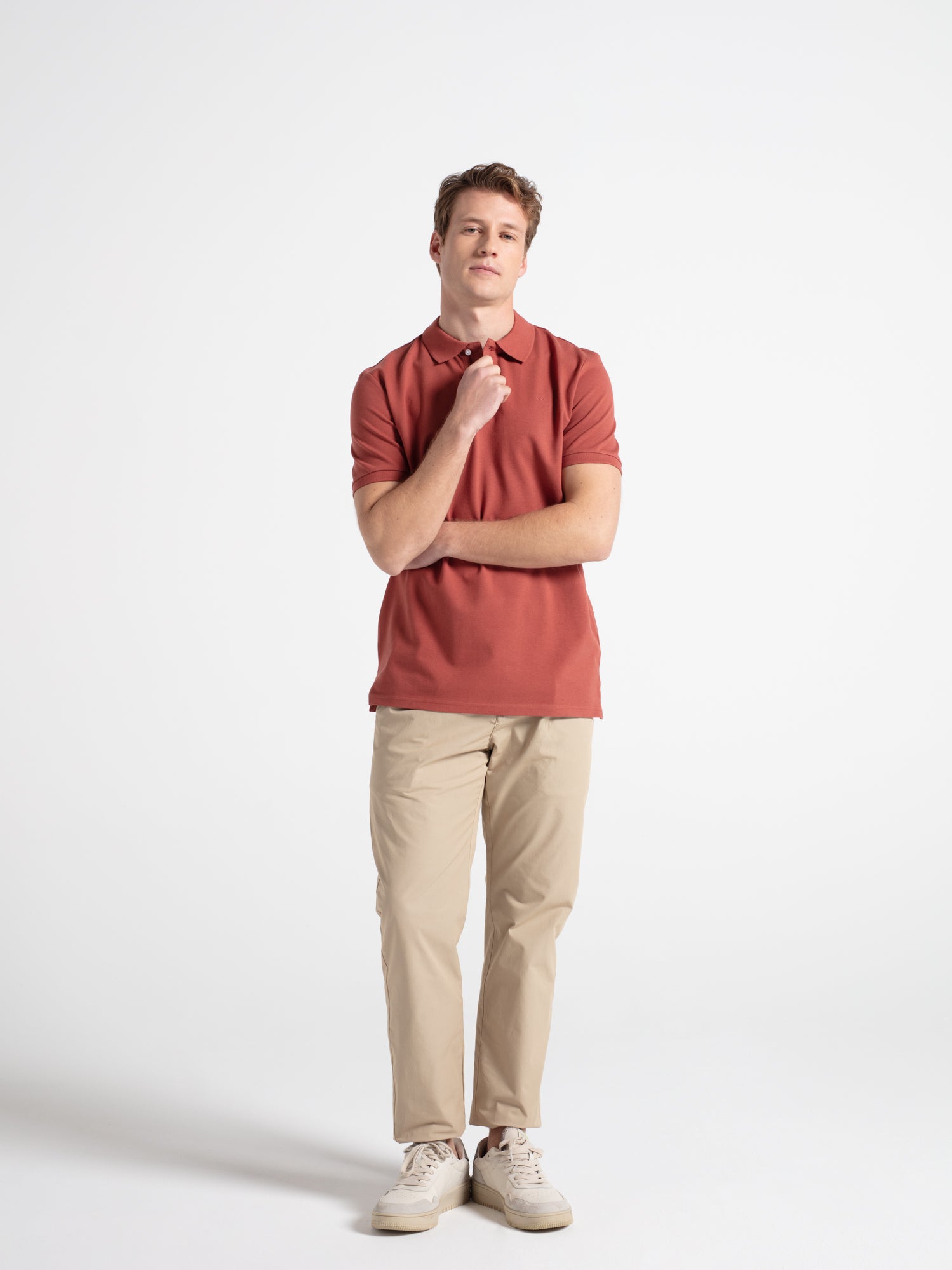 Pantalón chino con pinzas