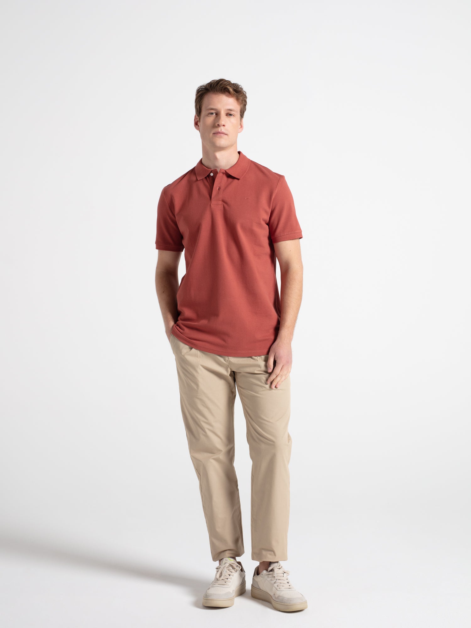 Pantalón chino con pinzas