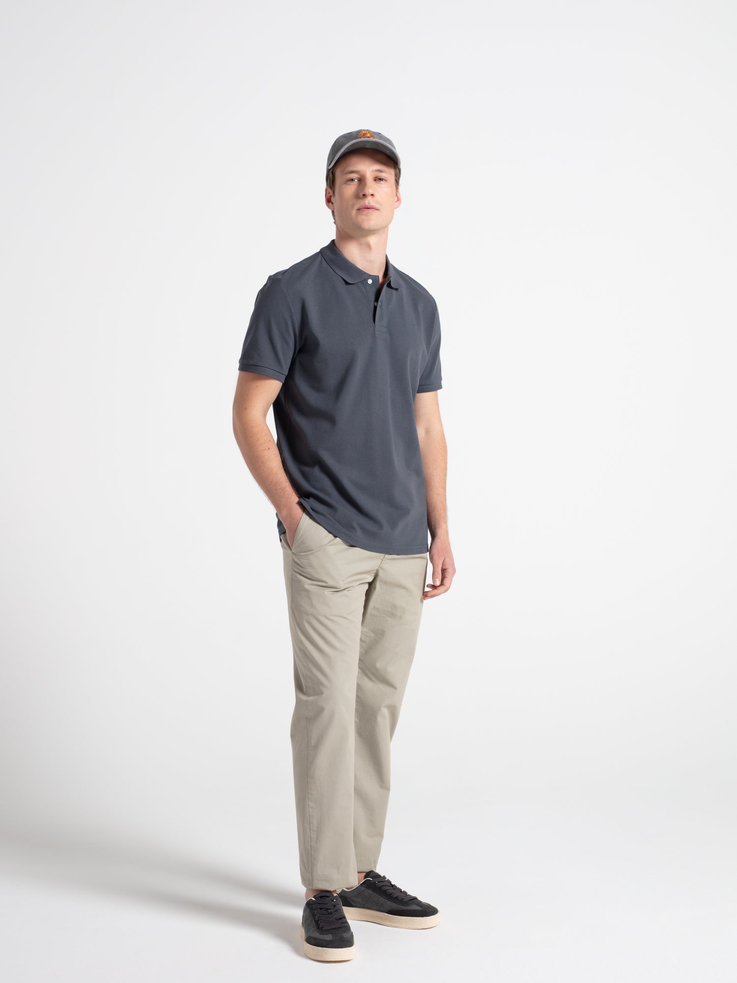 Pantalón chino con pinzas