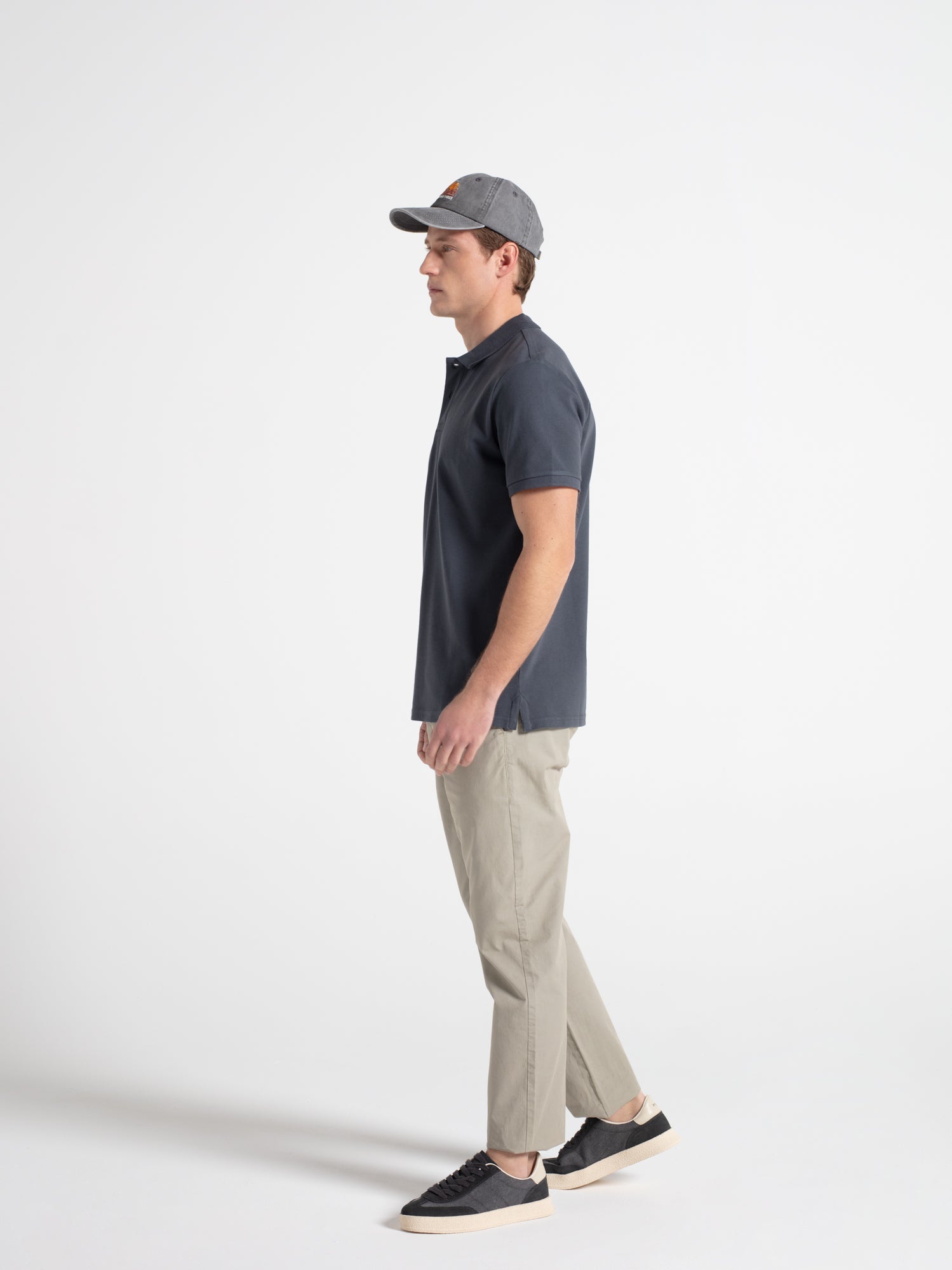 Pantalón chino con pinzas