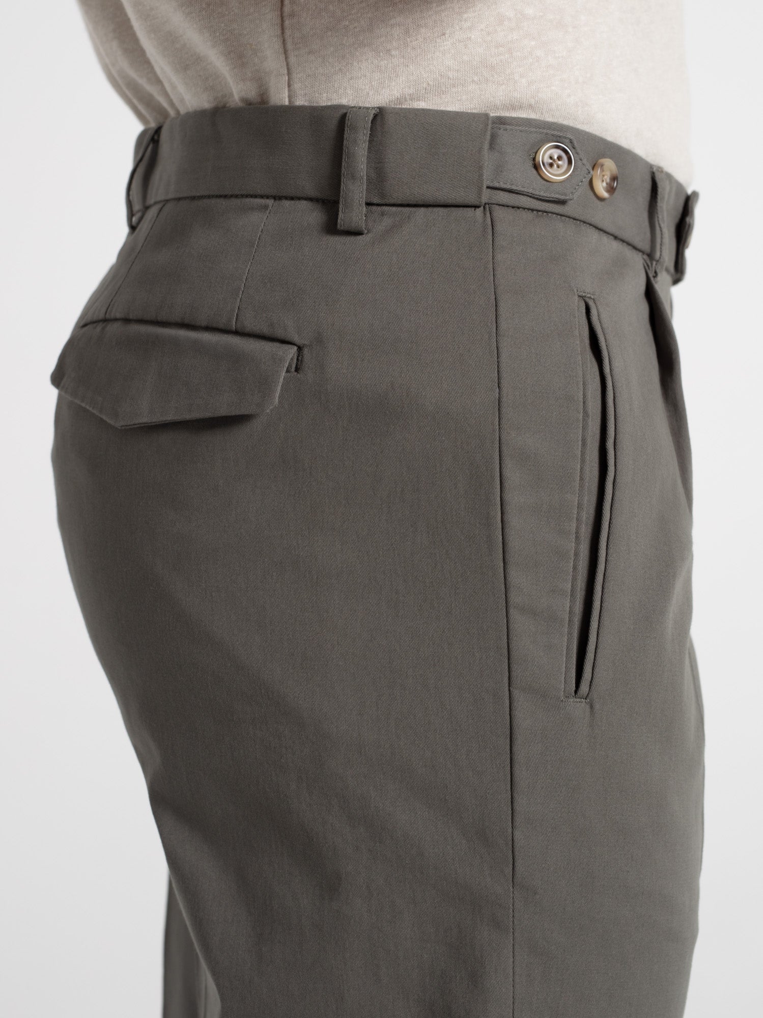 Pantalón con pinzas