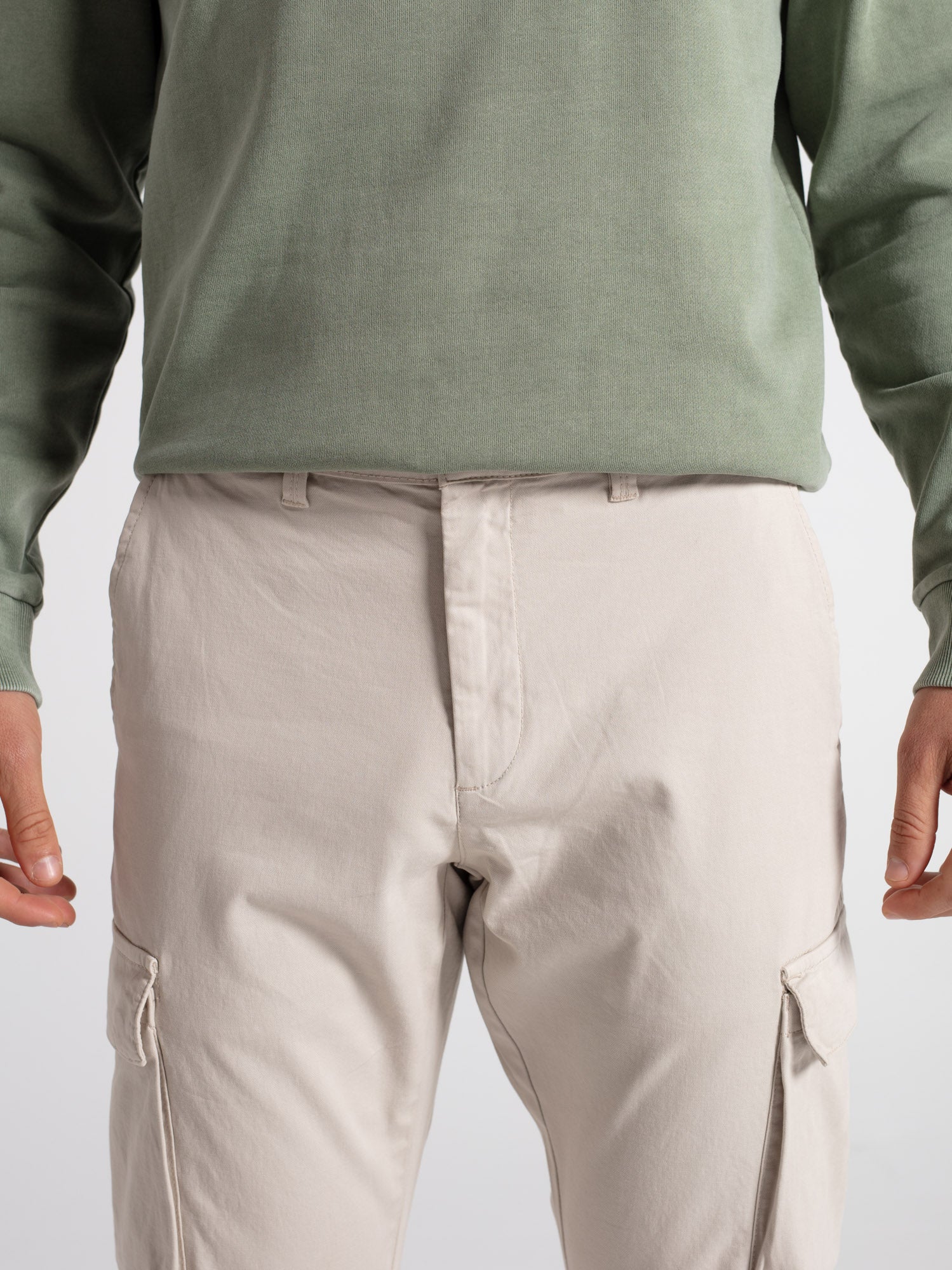Pantalón chino cargo