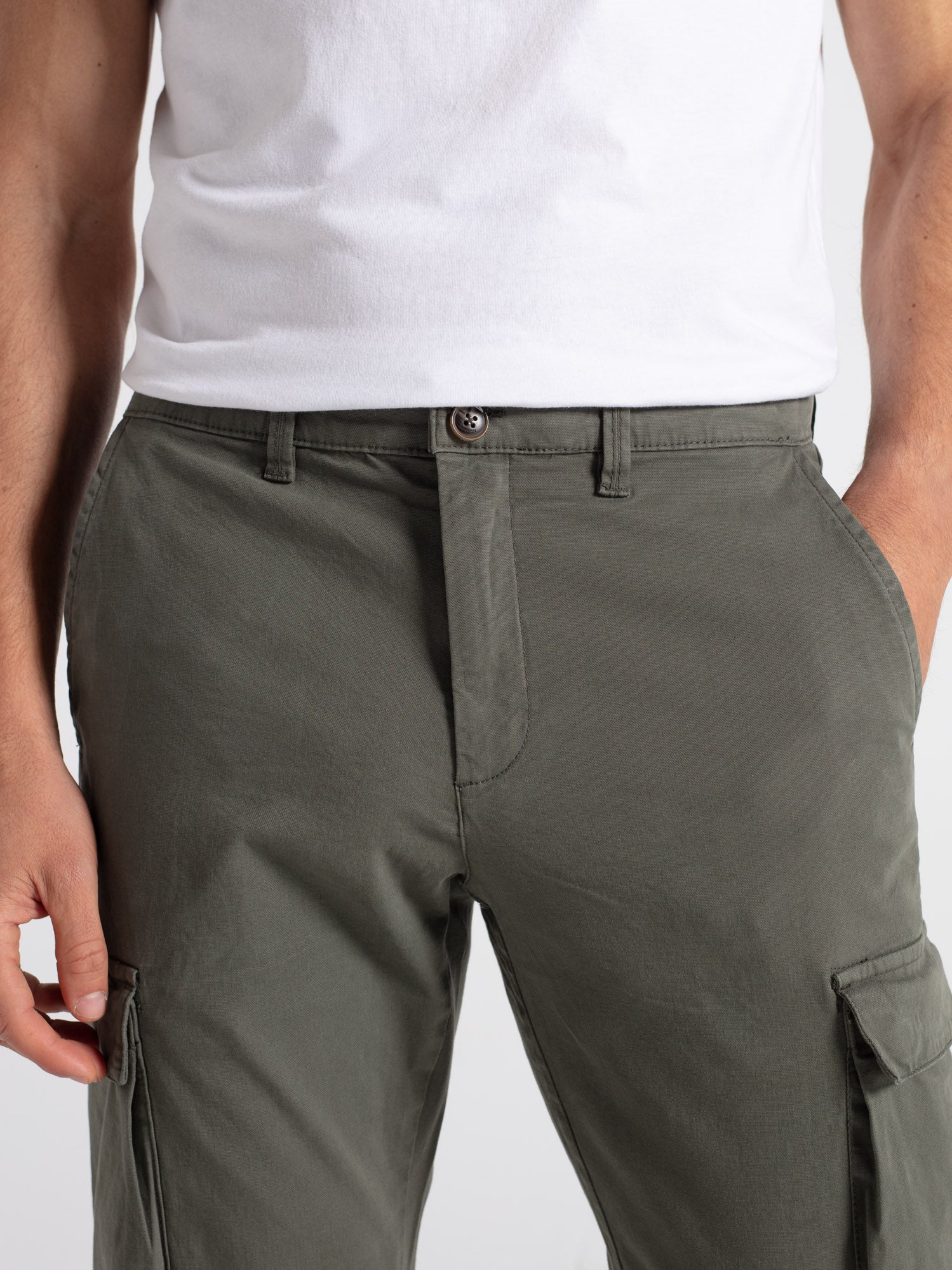 Pantalón chino cargo