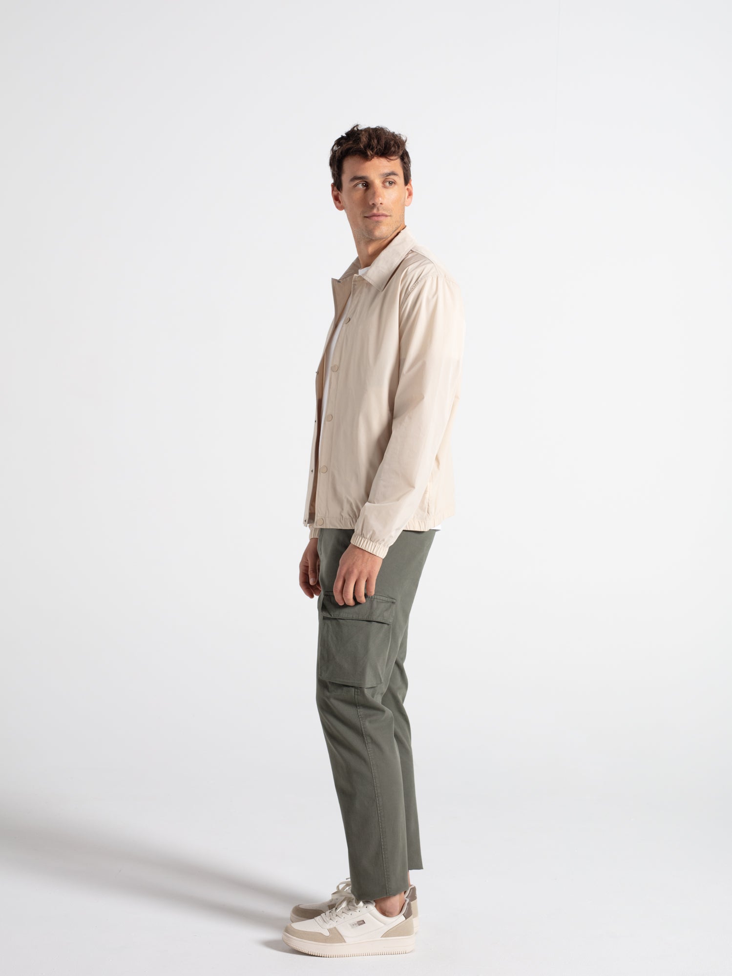 Pantalón chino cargo