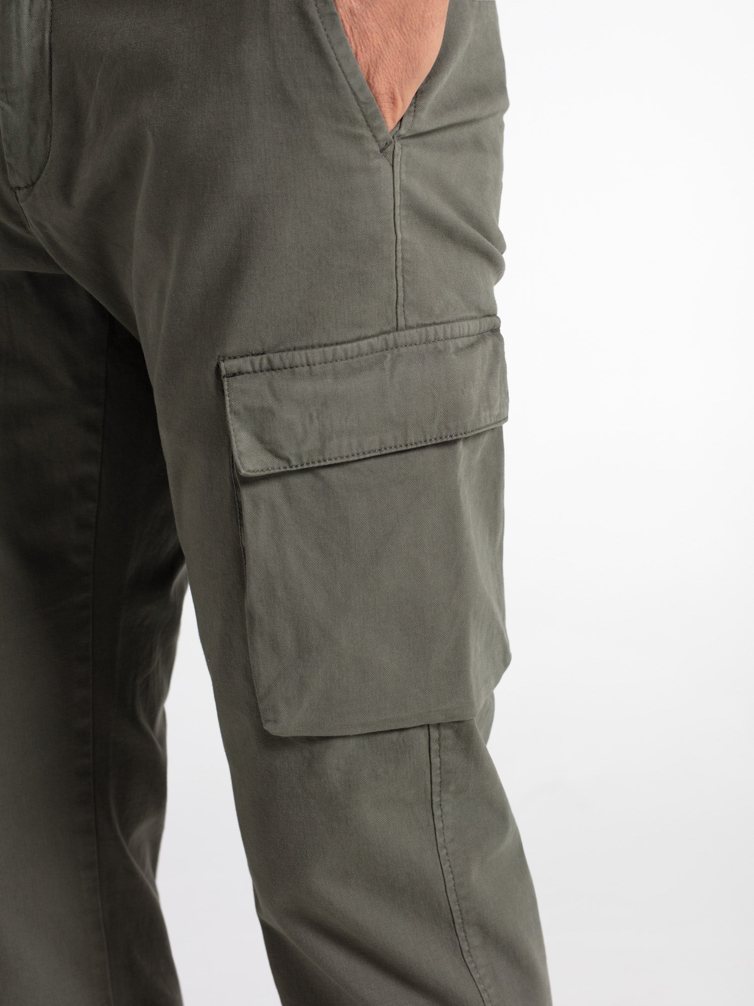 Pantalón chino cargo
