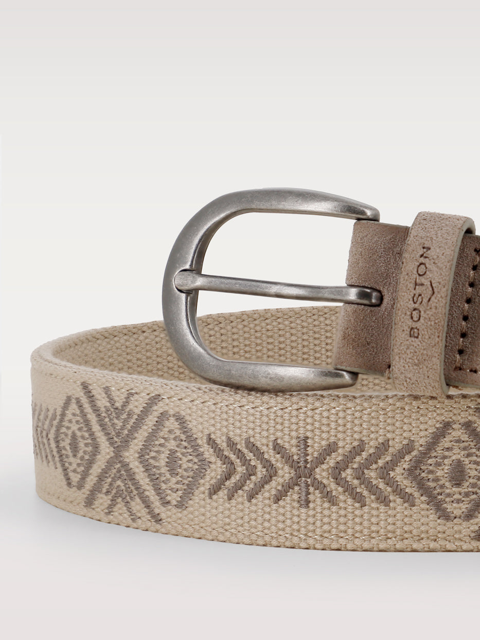 Cinturón bordado étnico