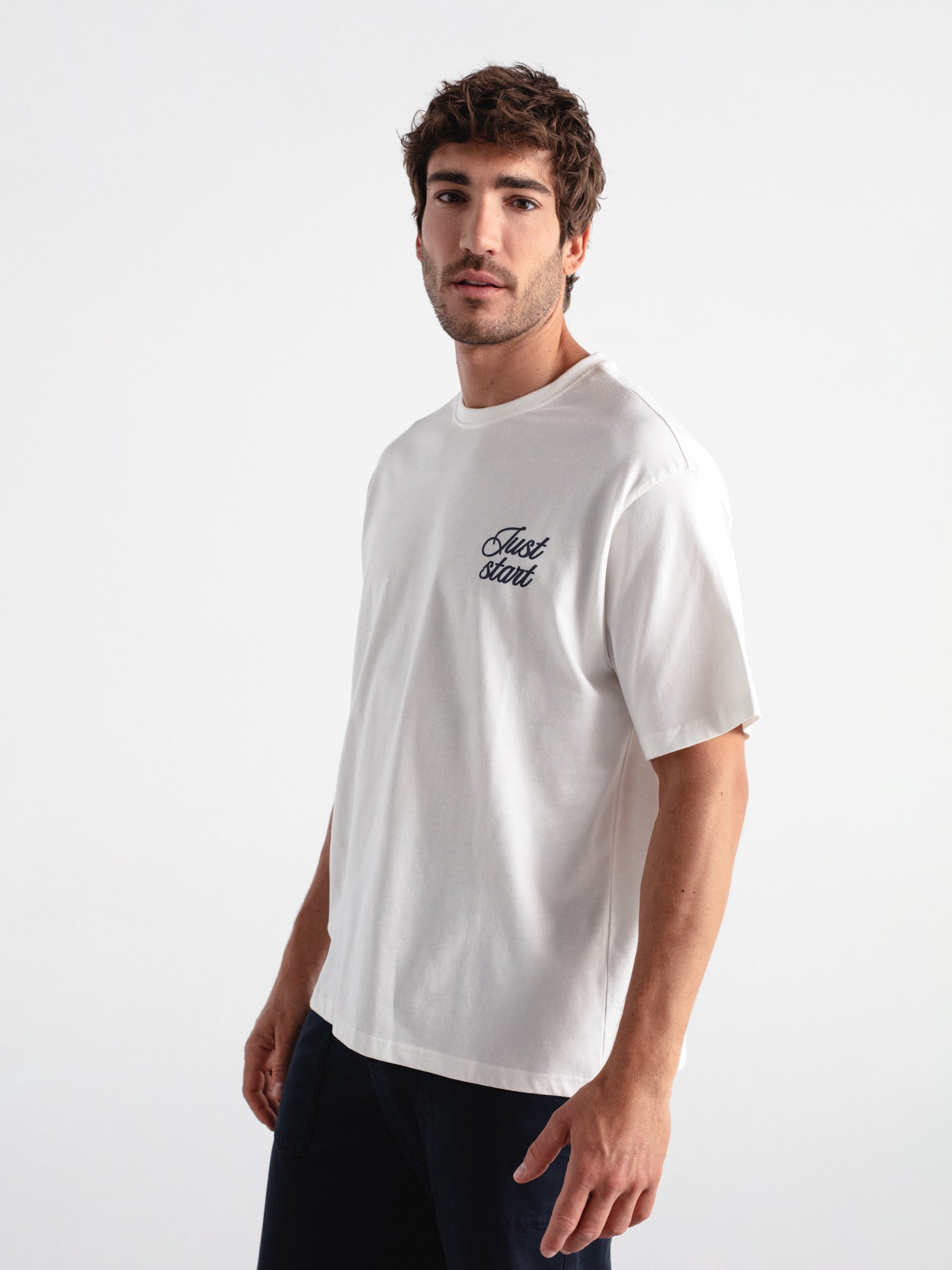Camiseta oversize "Just Start"