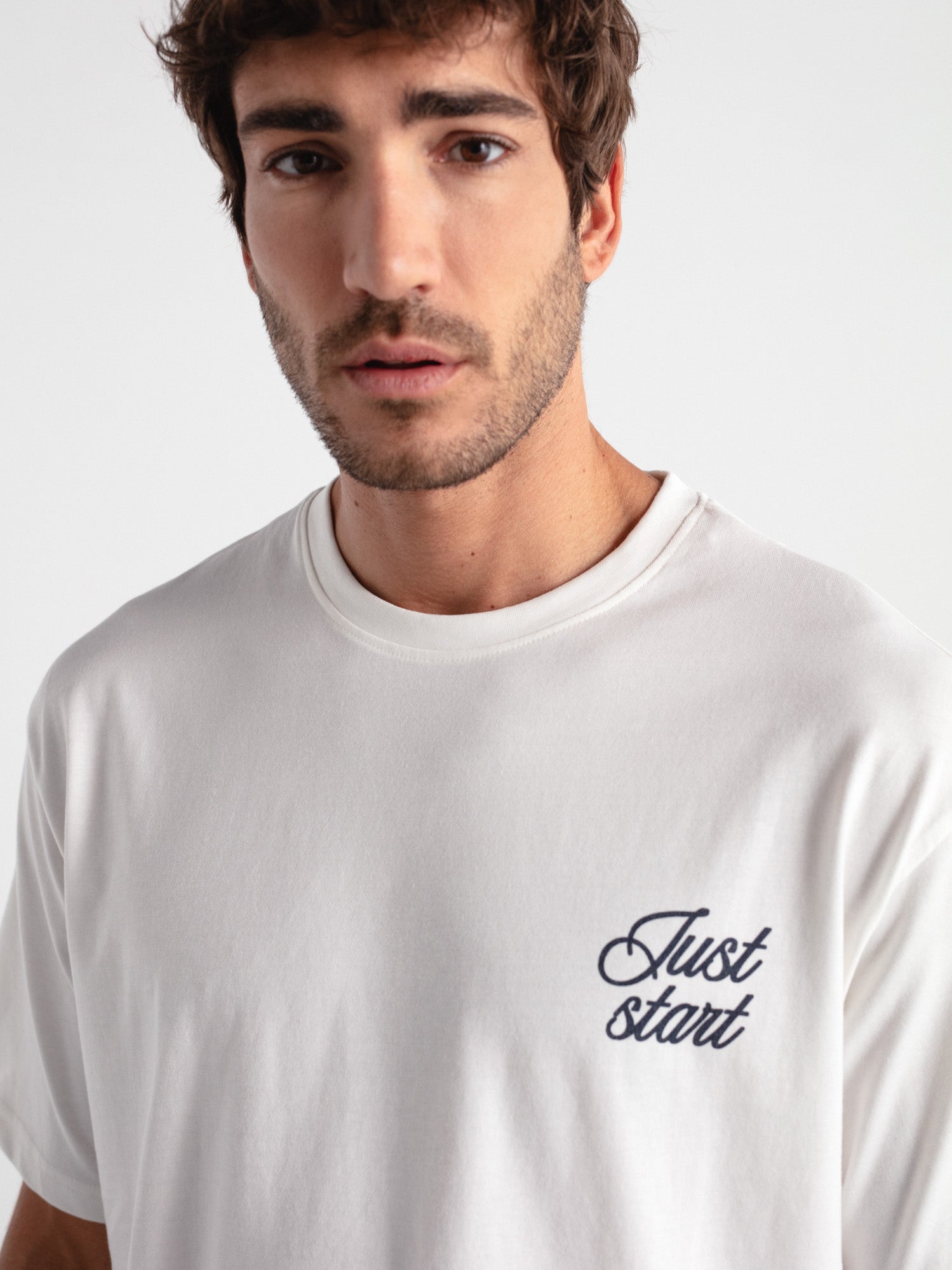 Camiseta oversize "Just Start"