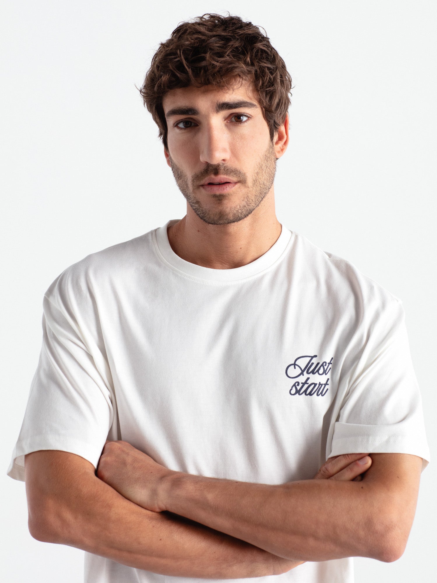 Camiseta oversize "Just Start"