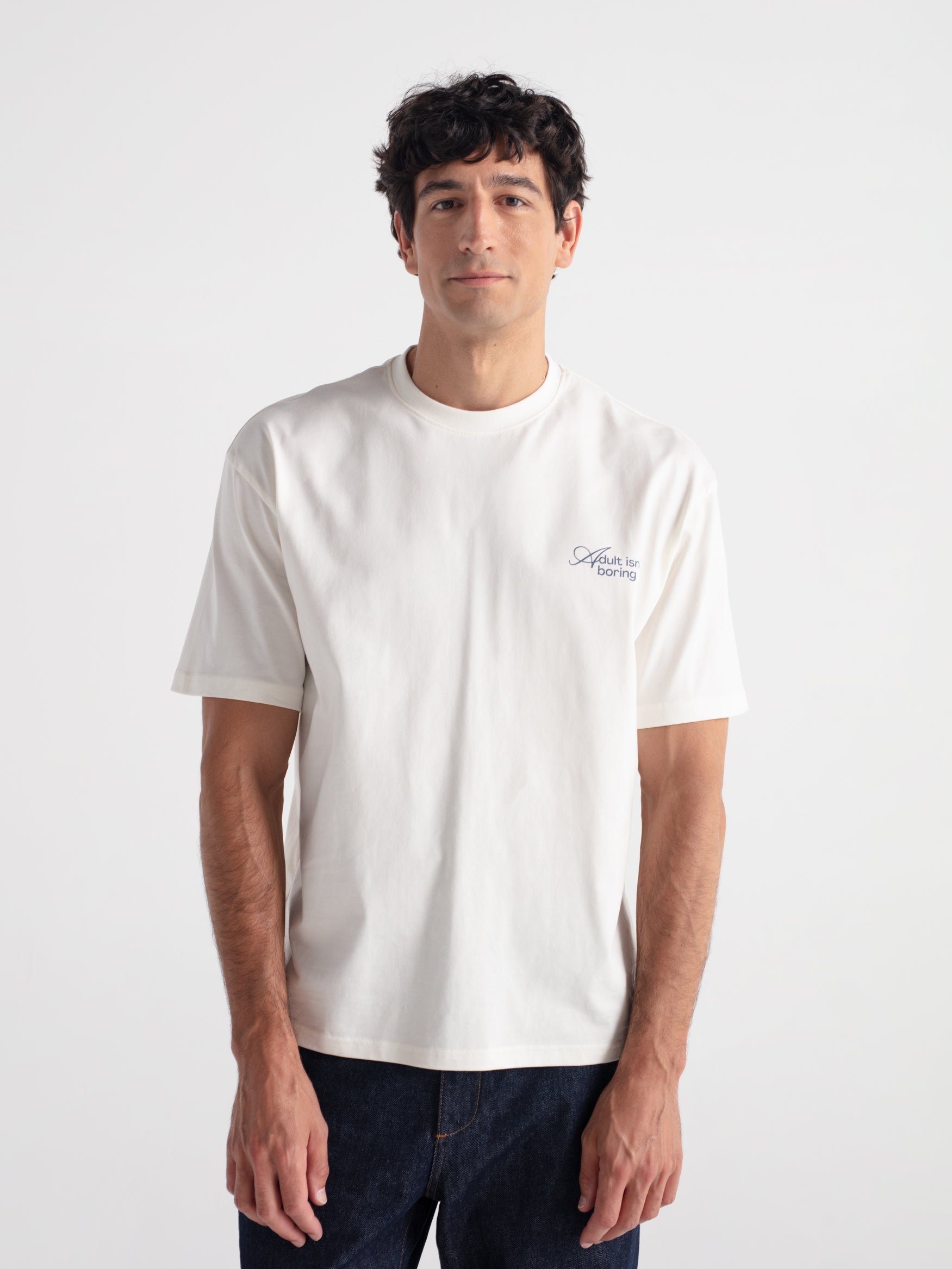 Camiseta oversize "Adult isn't boring"