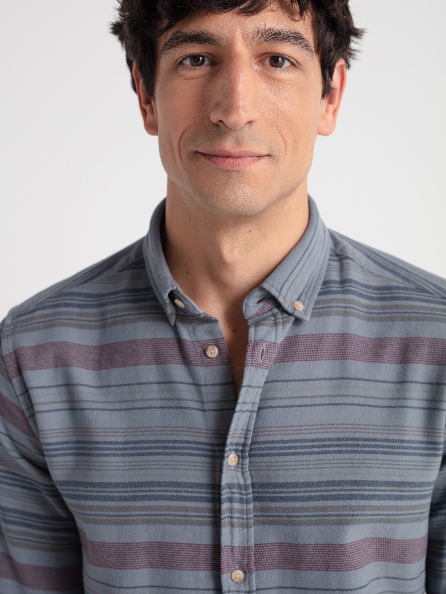 Camisa regular fit rayas horizontales