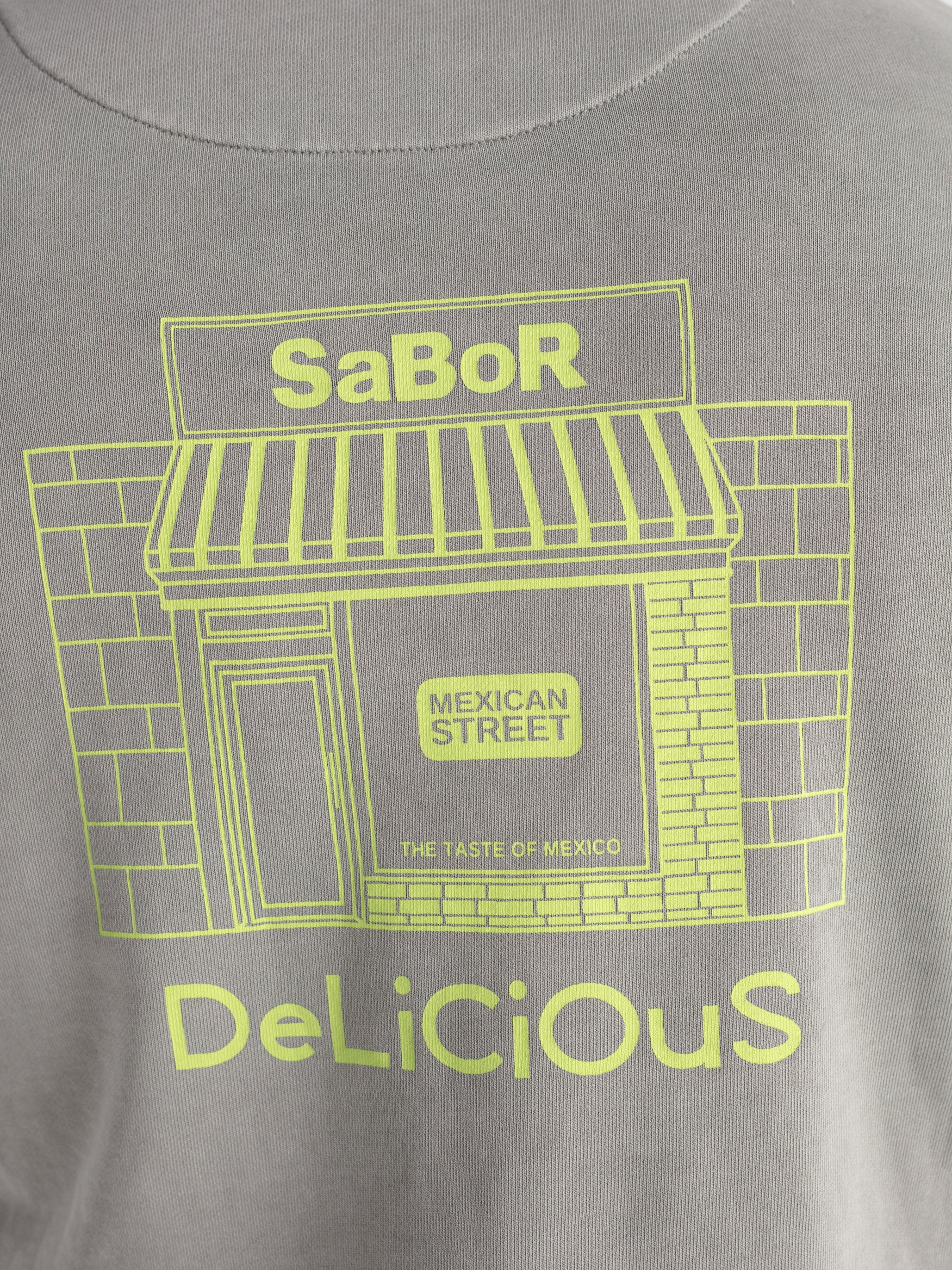 Sudadera confort gráfica