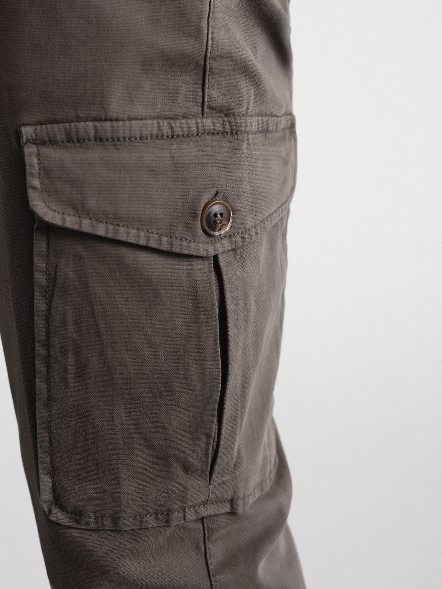Pantalón chino cargo
