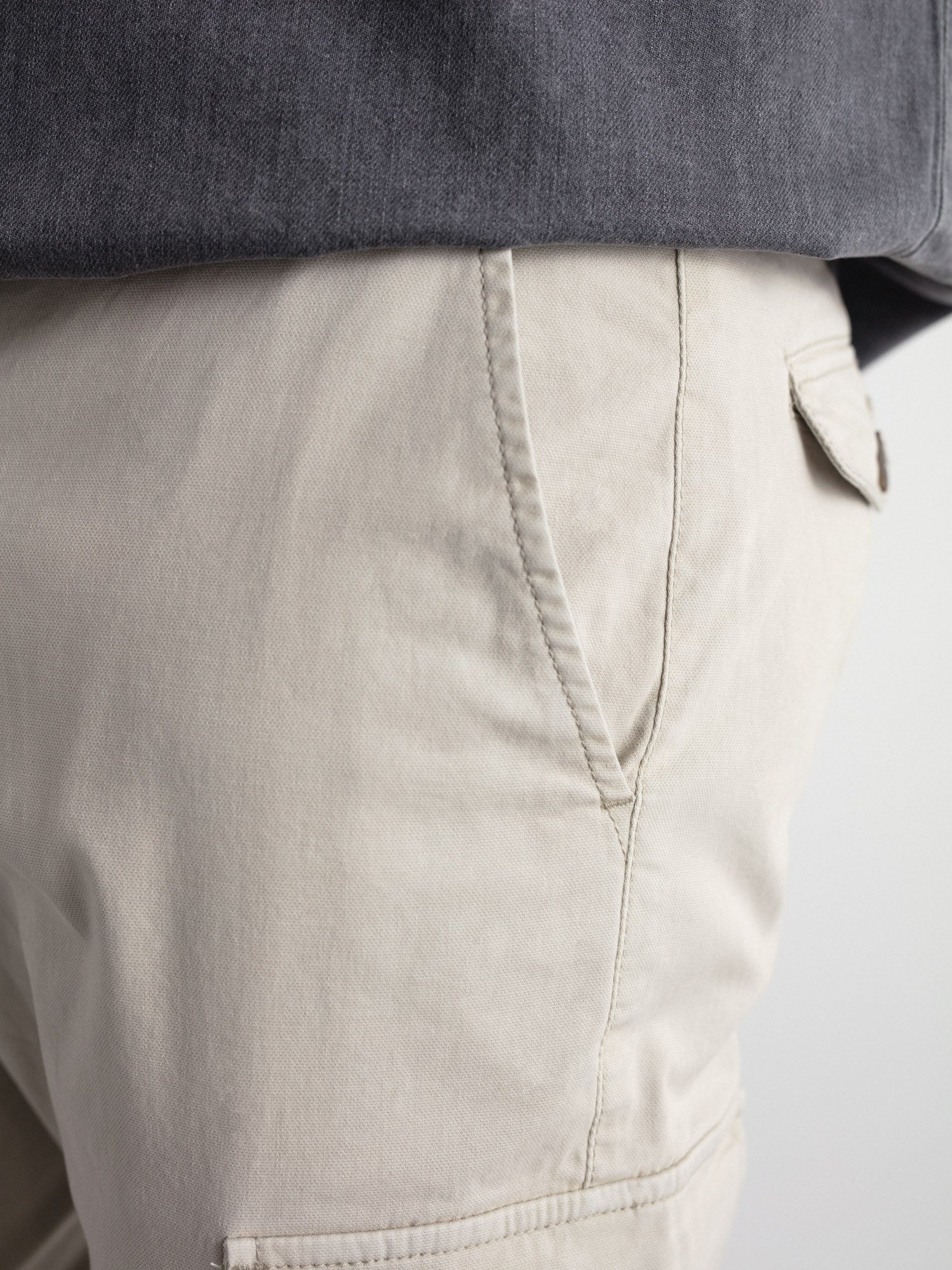 Pantalón chino cargo