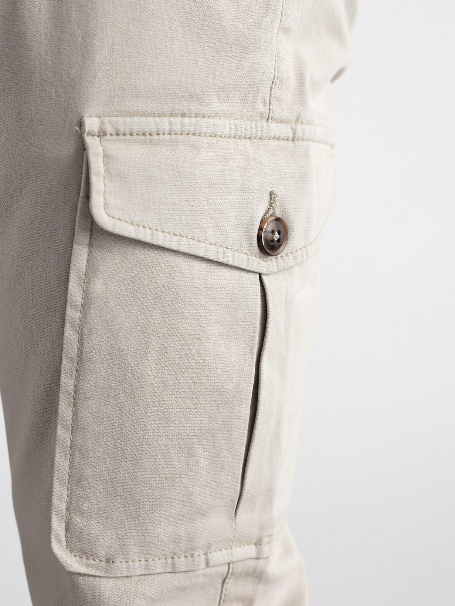 Pantalón chino cargo