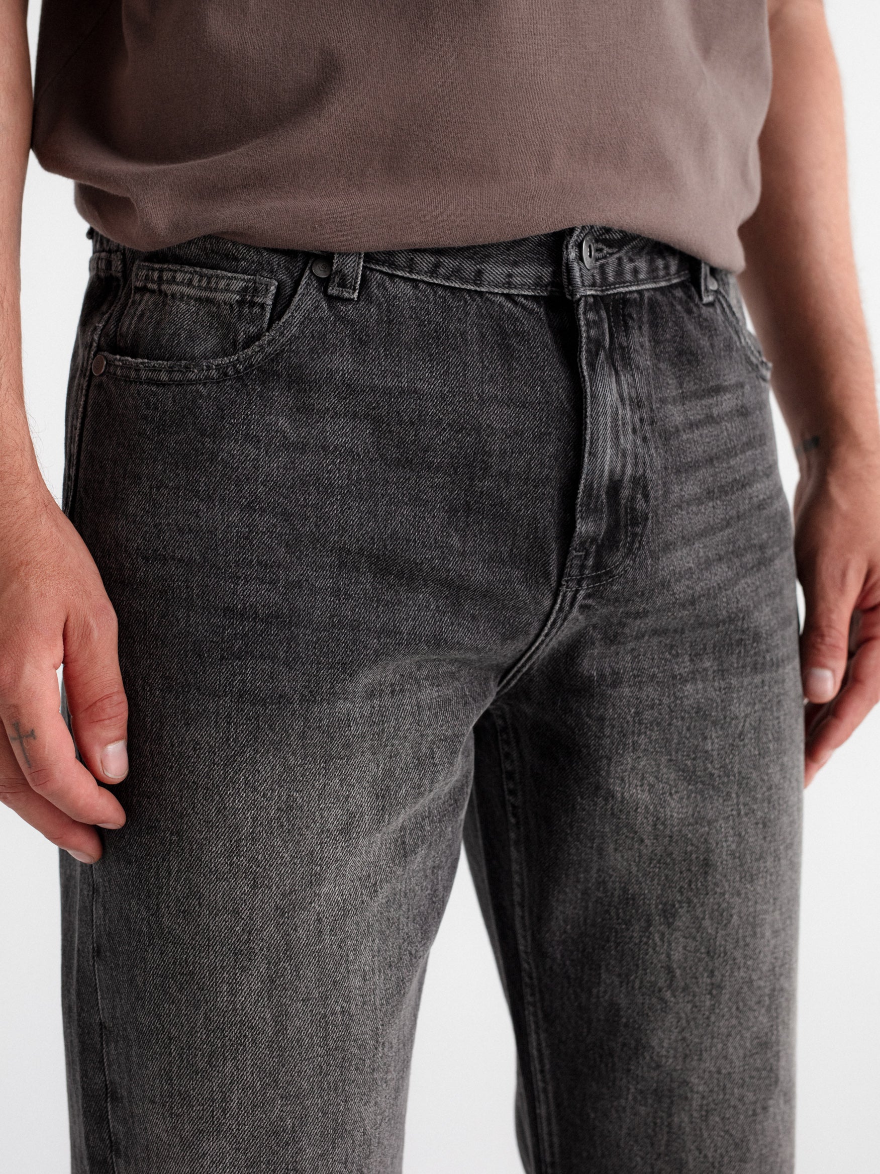 Pantalón tejano tapered