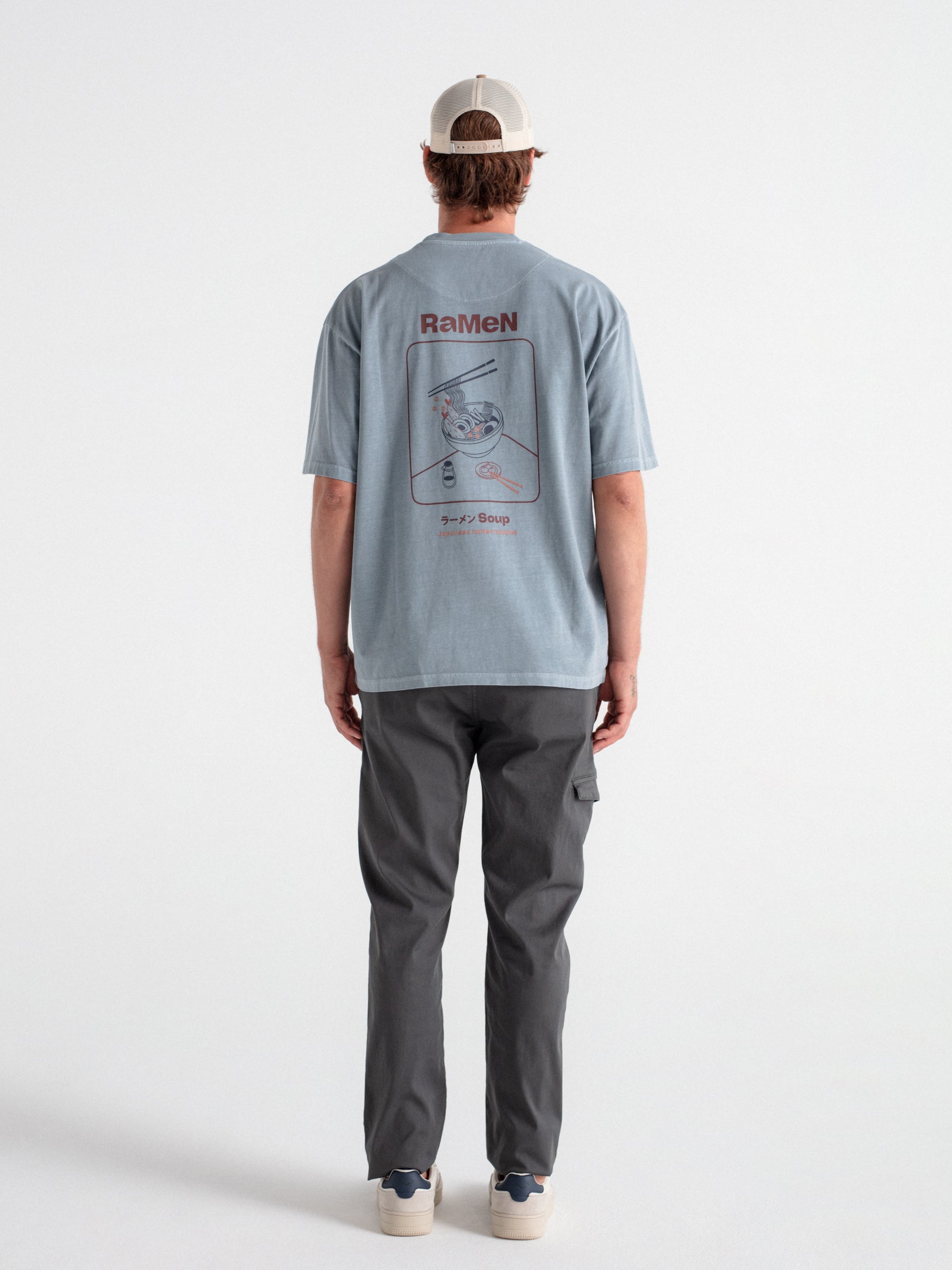 Pantalón regular fit cargo con estructura