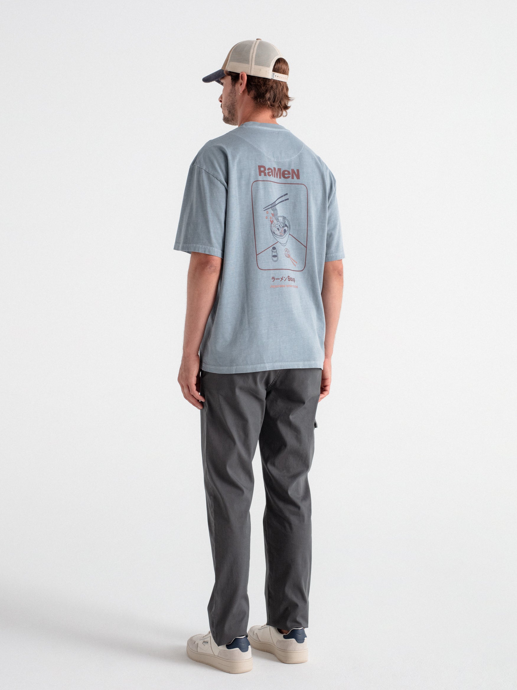 Pantalón regular fit cargo con estructura