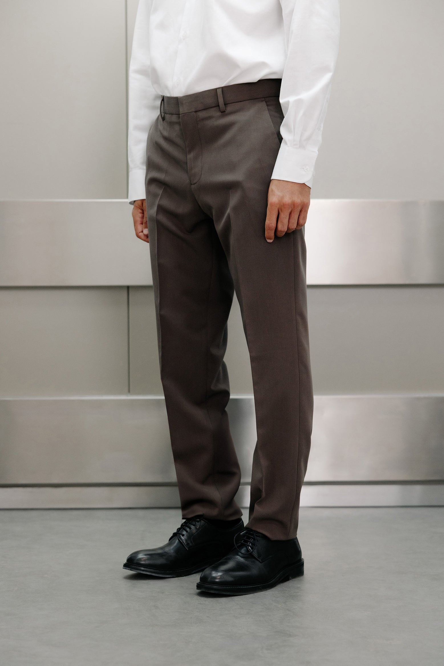 Pantalón traje slim fit liso