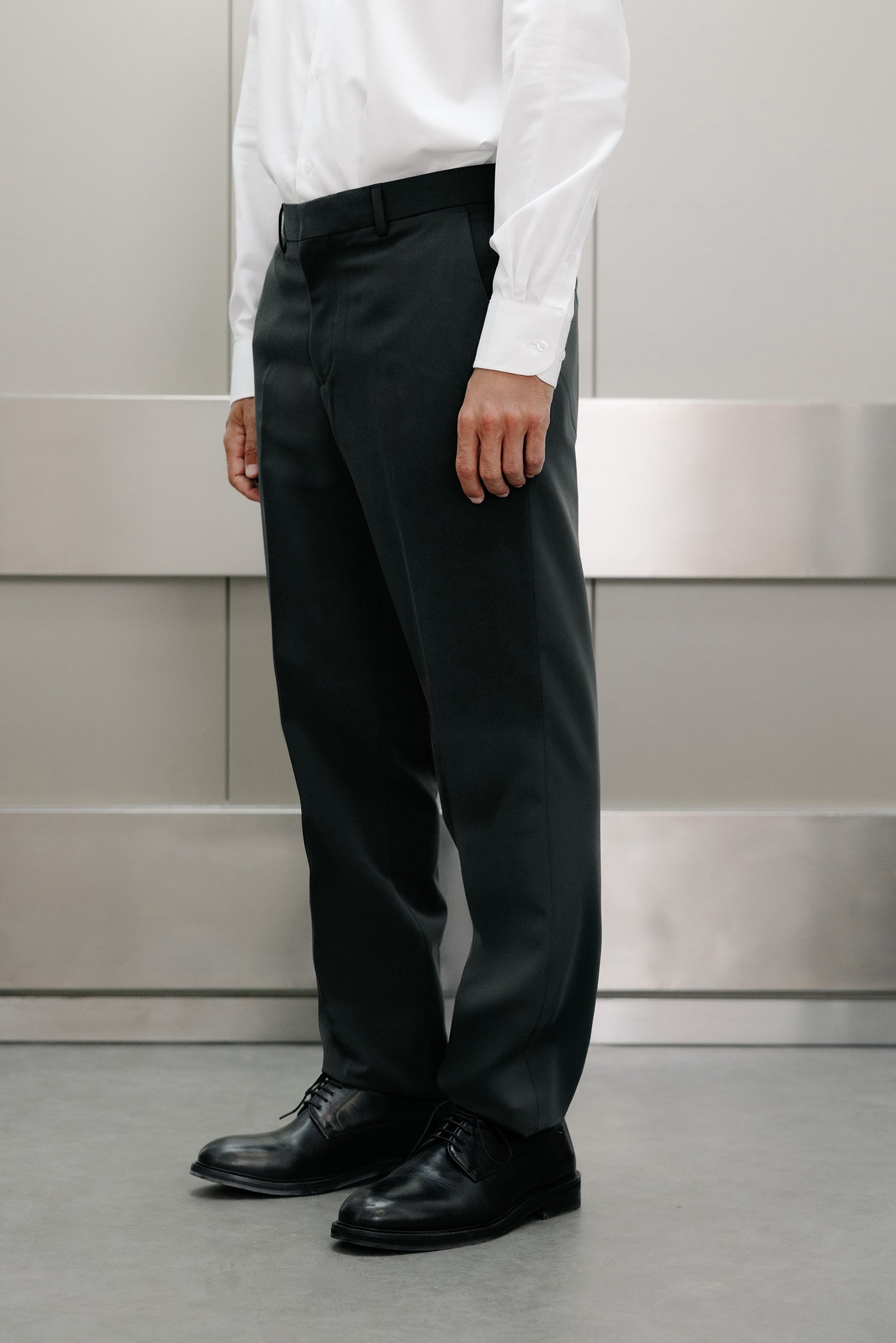 Pantalón traje slim fit liso