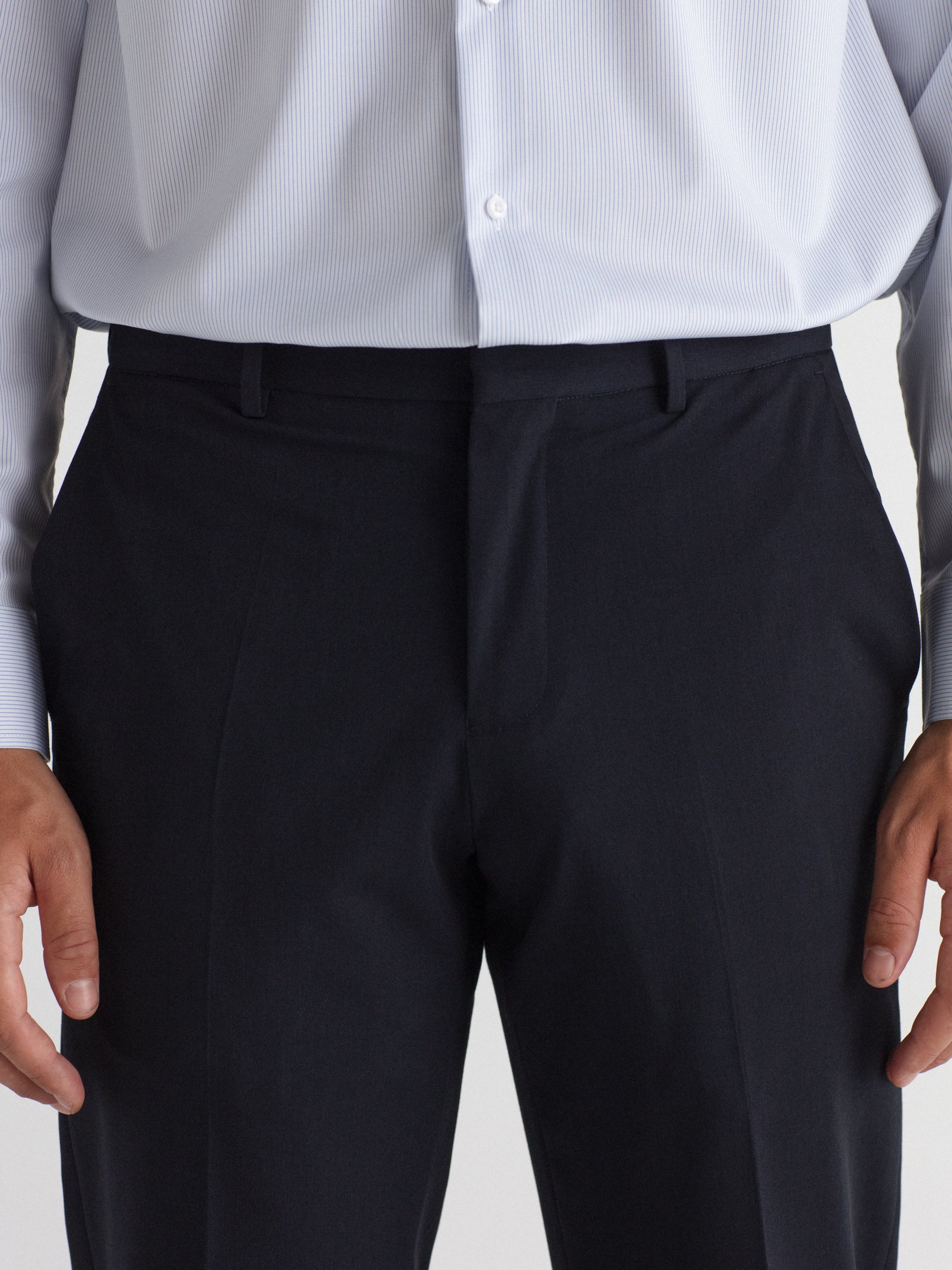 Pantalón traje slim fit liso