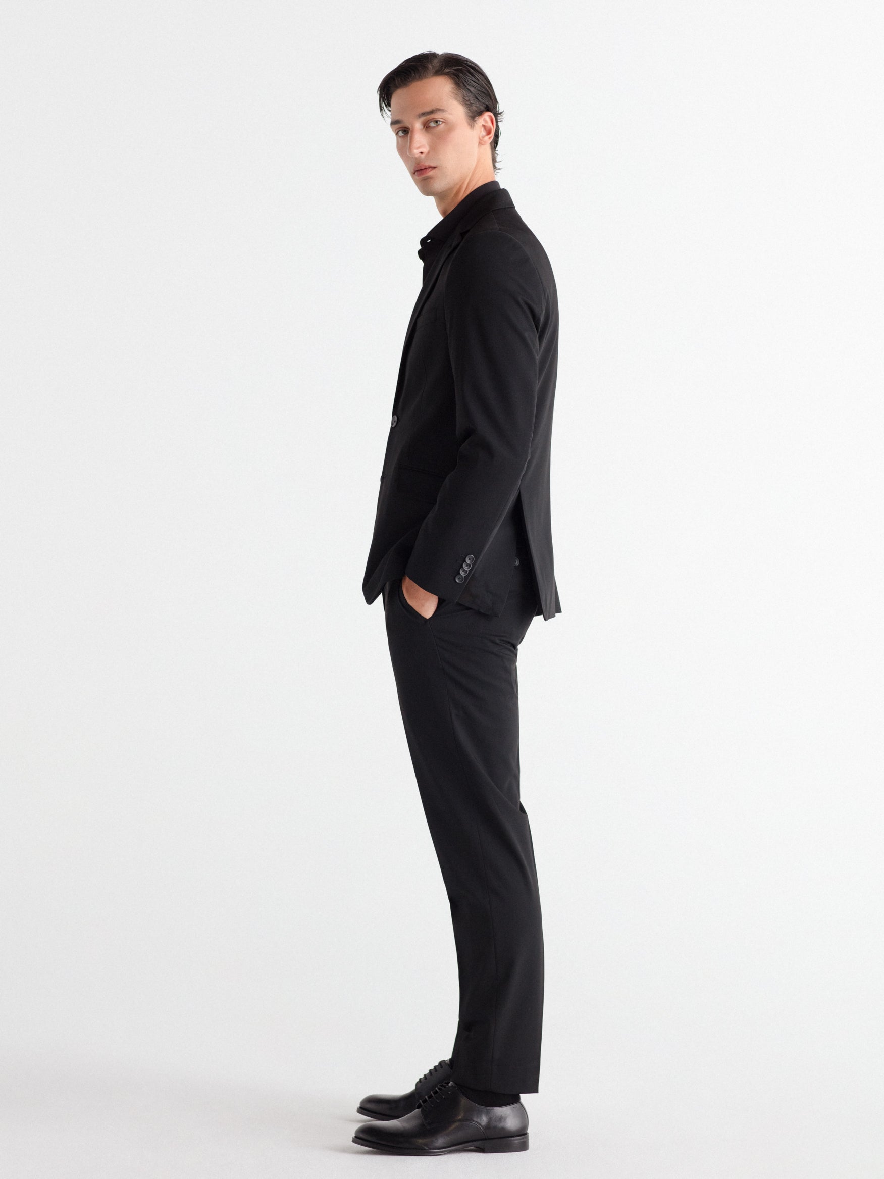 Pantalón traje slim fit liso