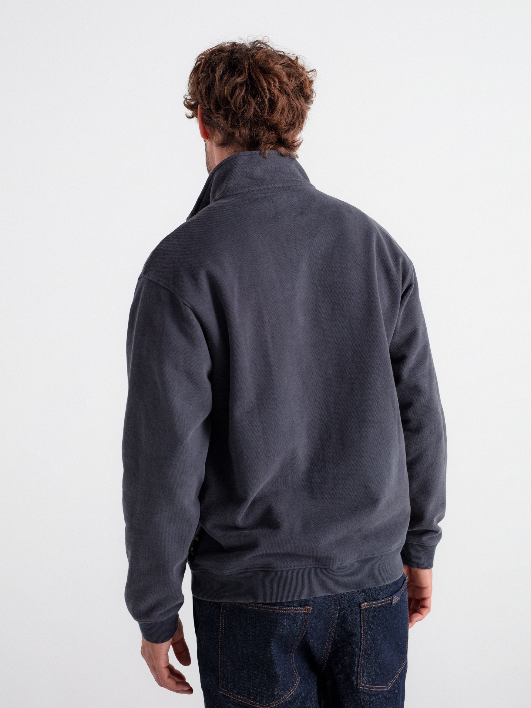 Sudadera regular fit cuello chimenea