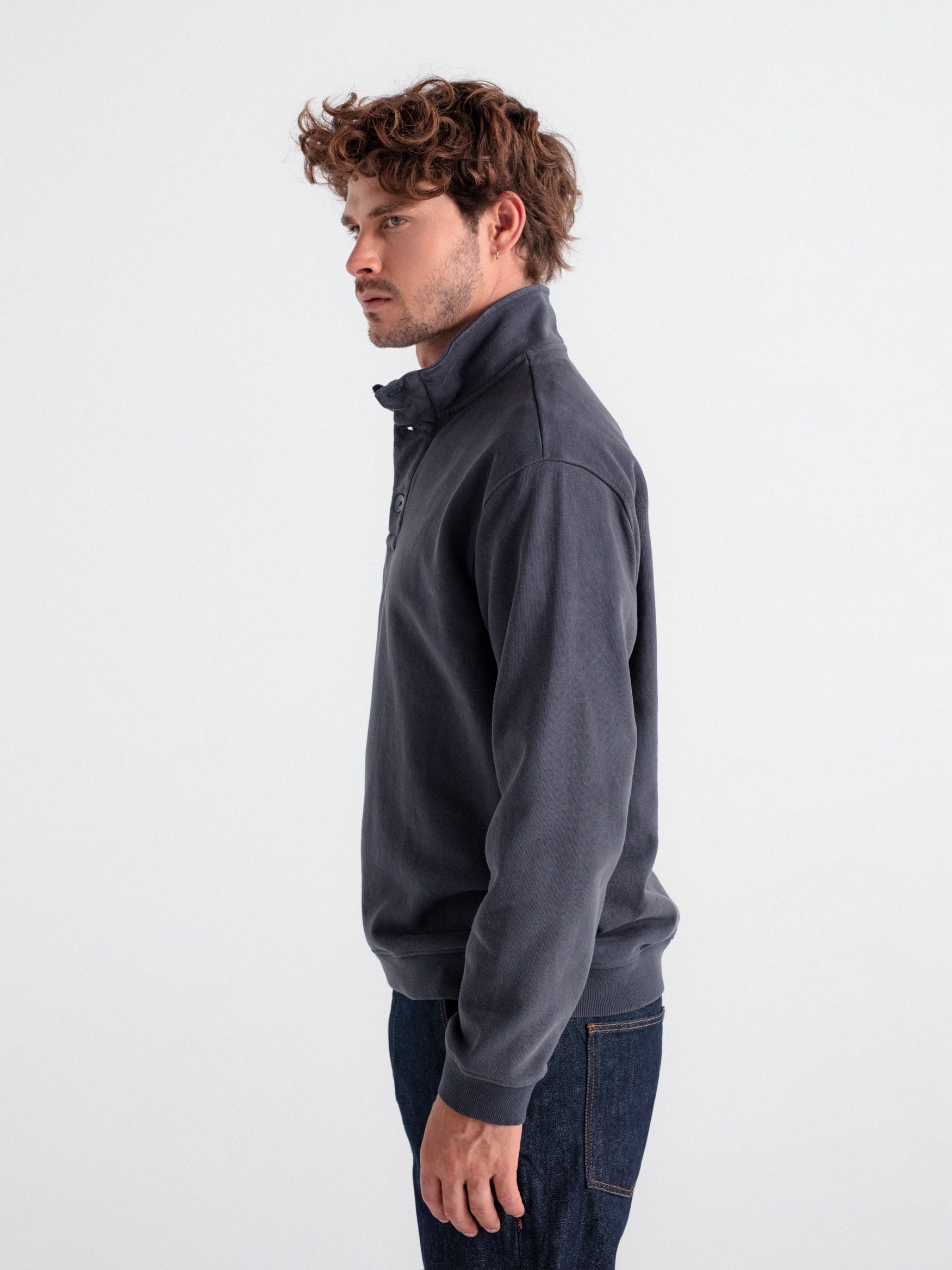 Sudadera regular fit cuello chimenea