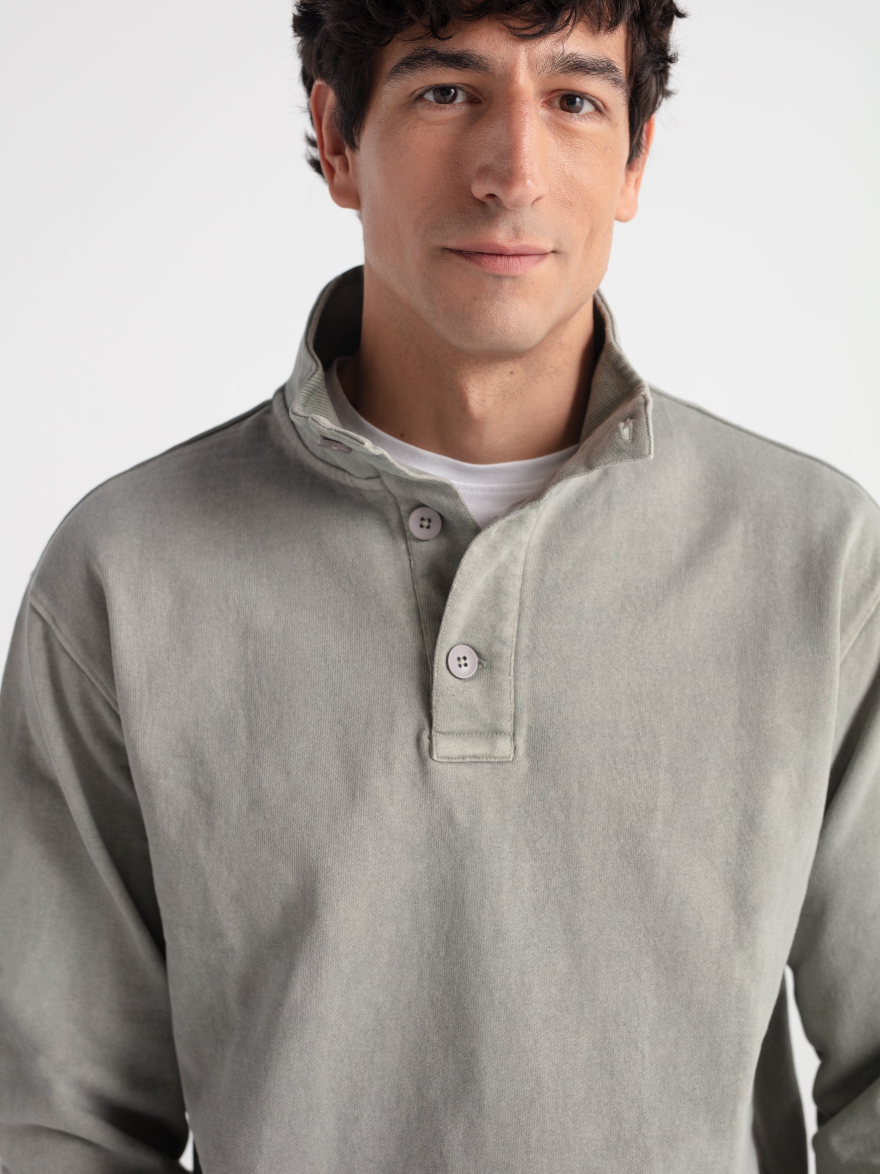 Sudadera regular fit cuello chimenea