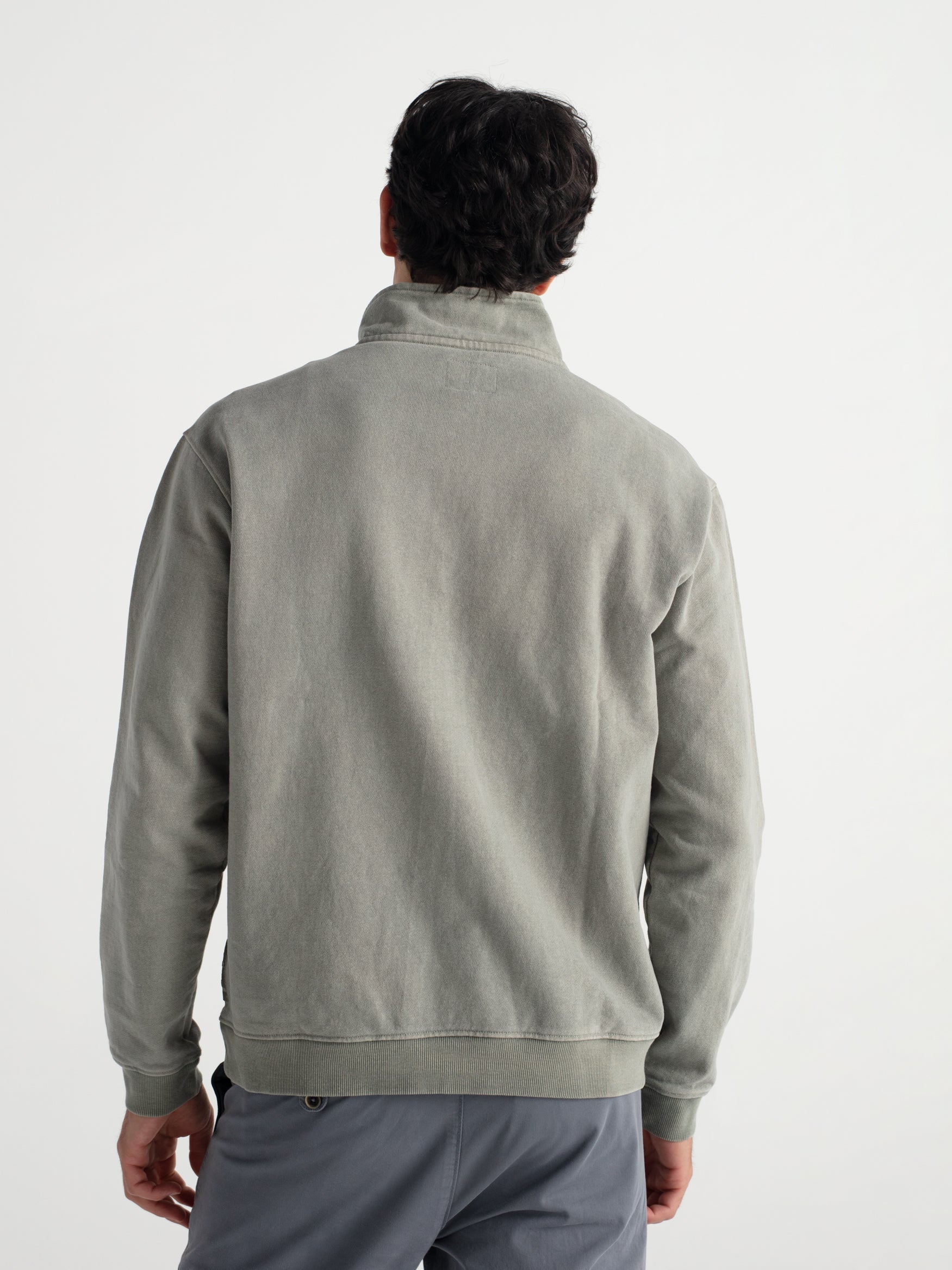 Sudadera regular fit cuello chimenea