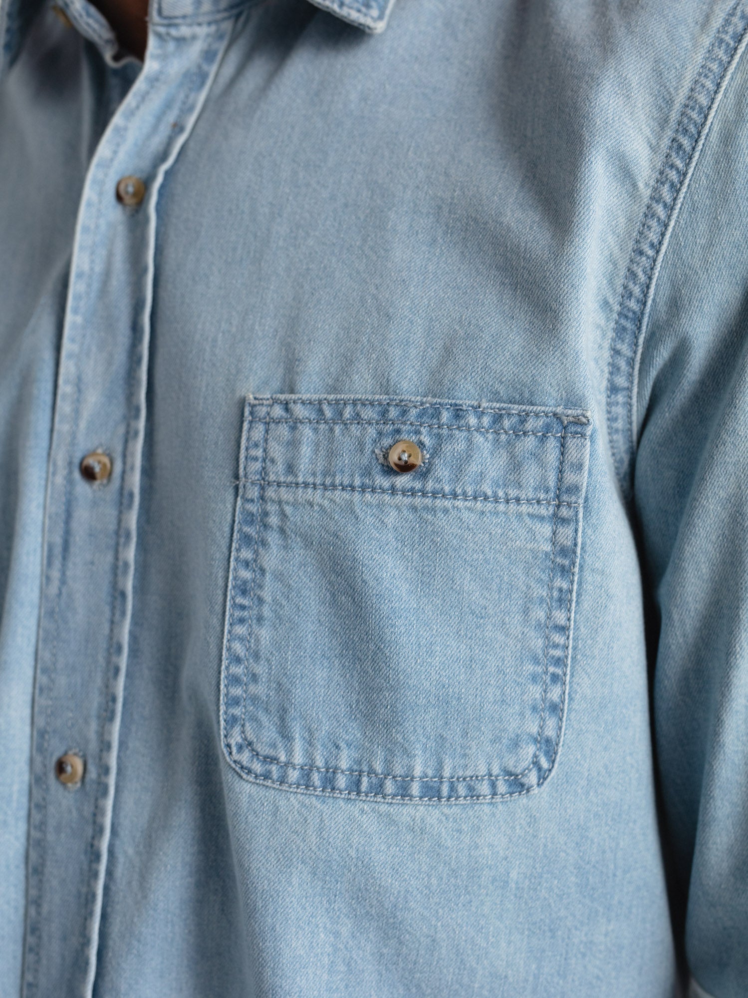 Camisa regular denim con bolsillos