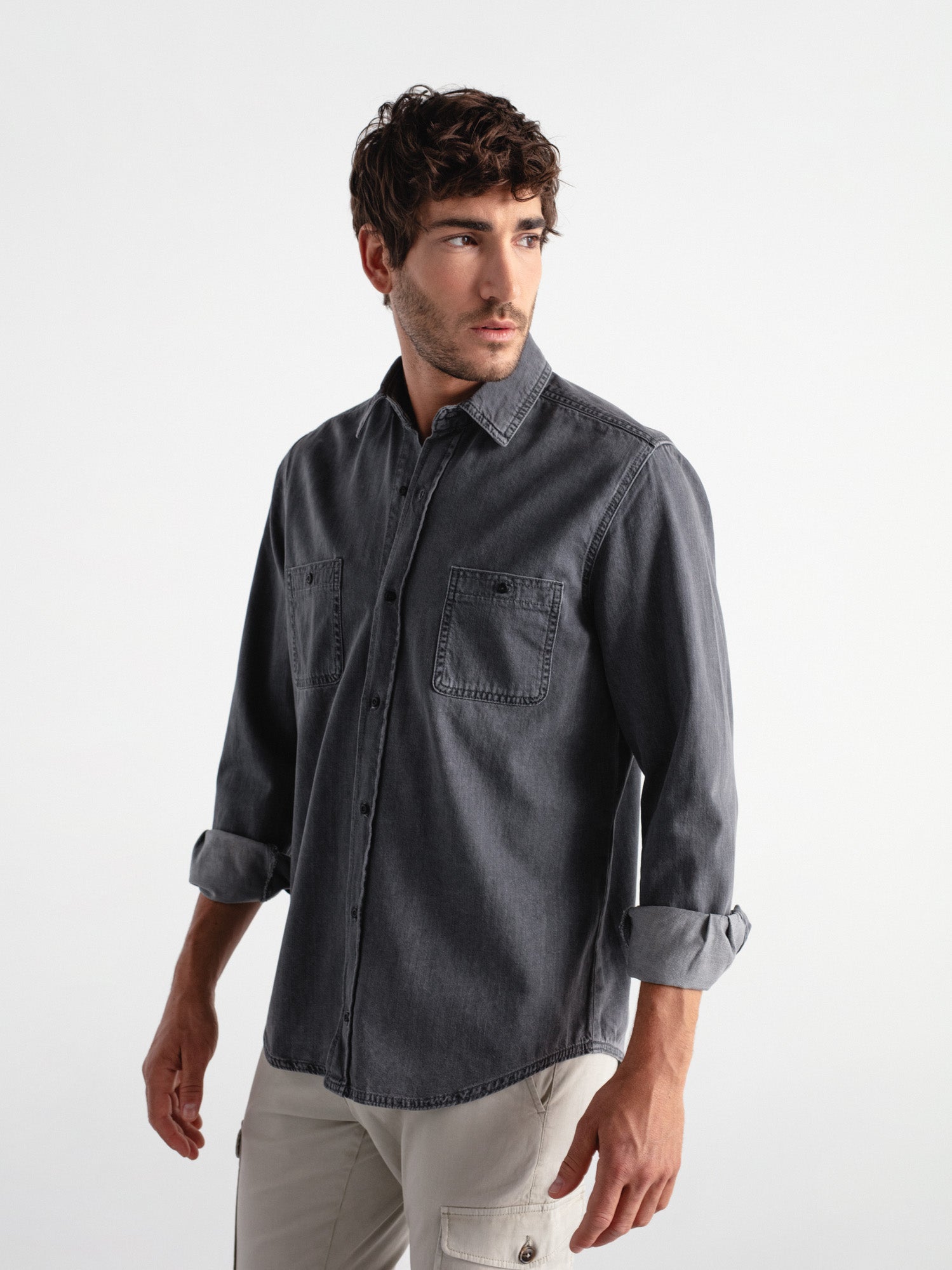 Camisa regular denim con bolsillos