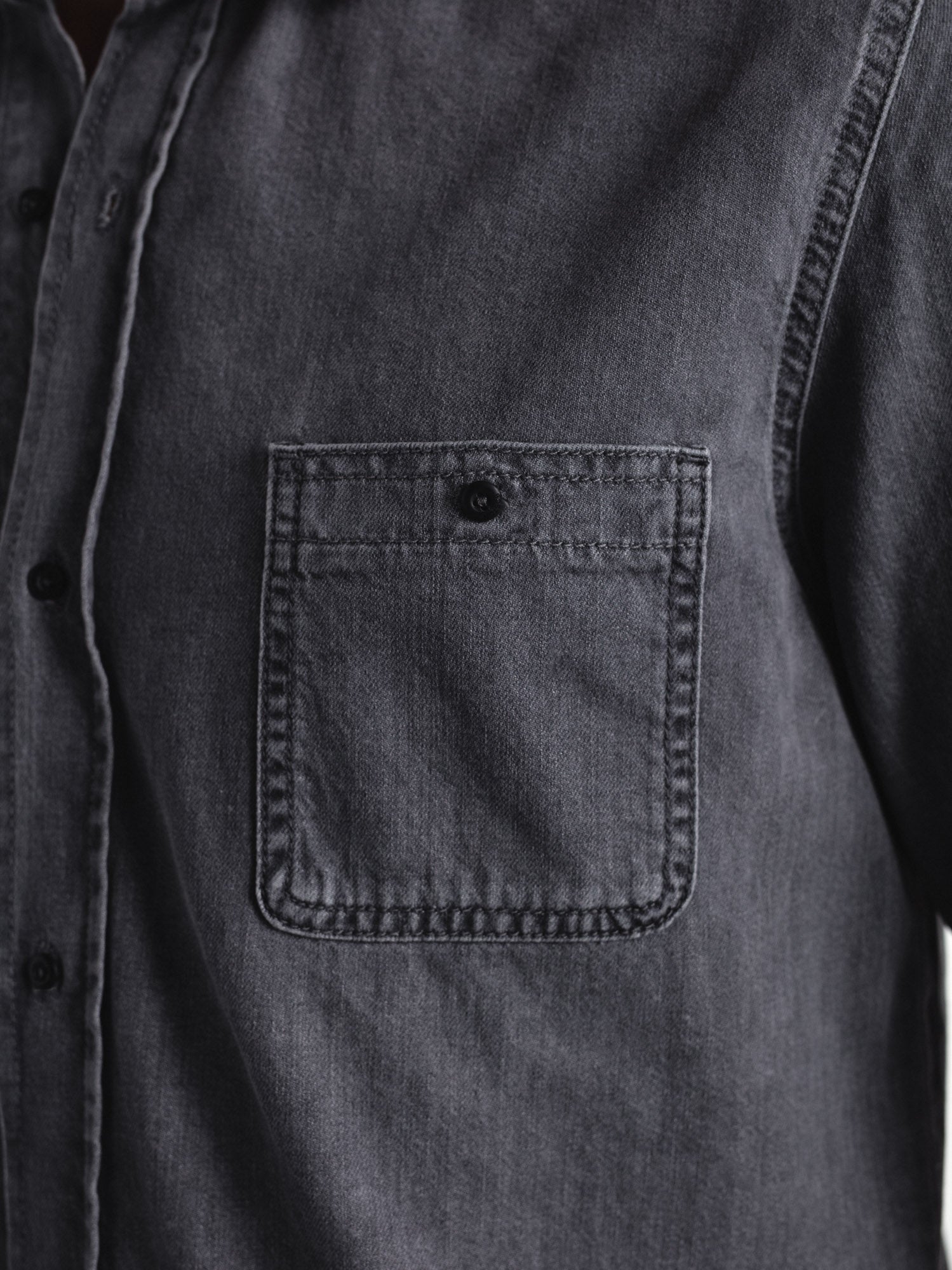 Camisa regular denim con bolsillos