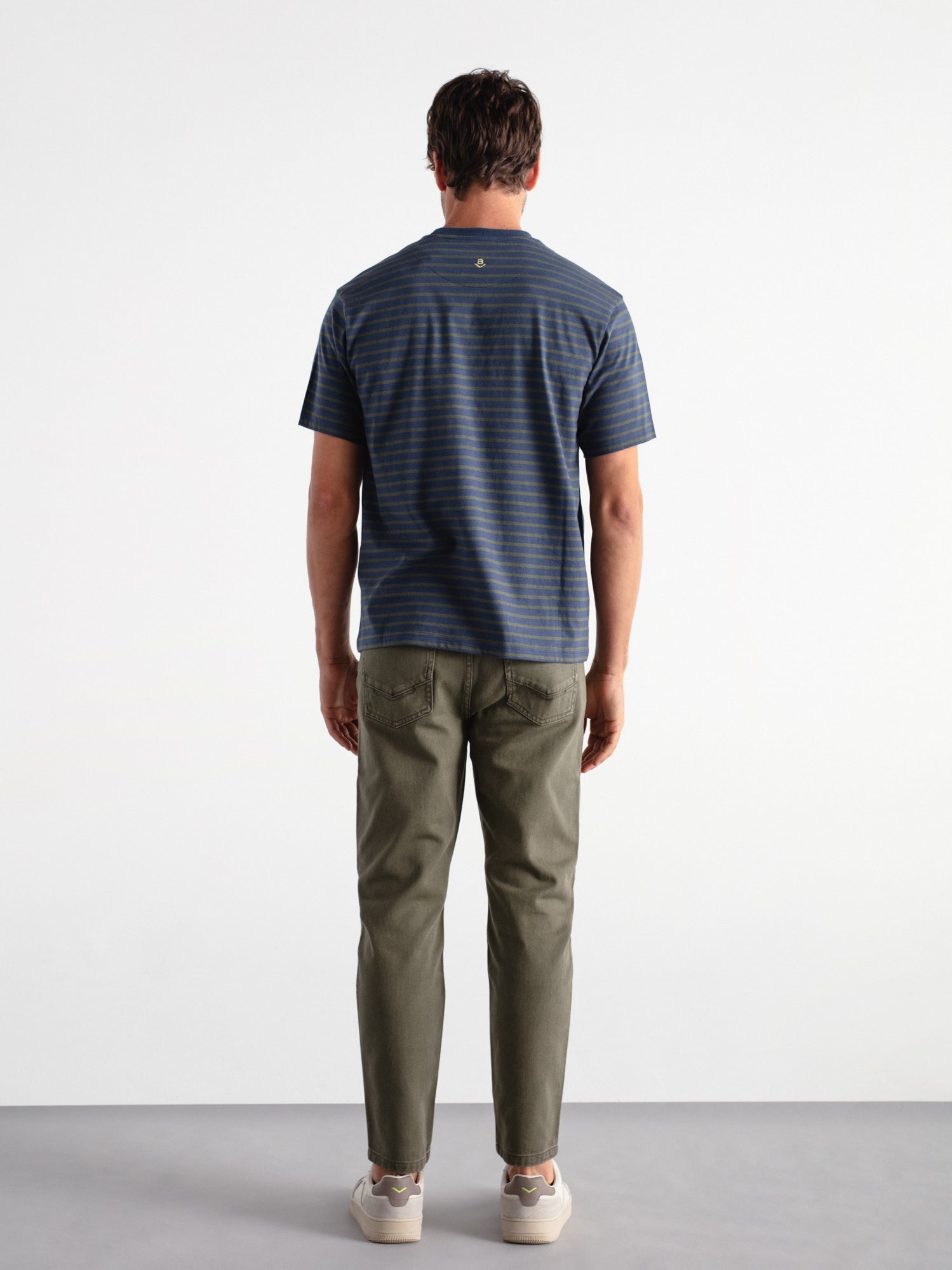 Pantalón cinco bolsillos tapered