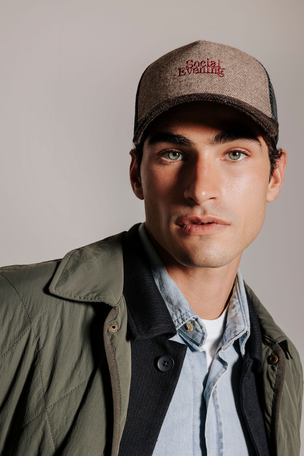 Gorra trucker "Social evening"