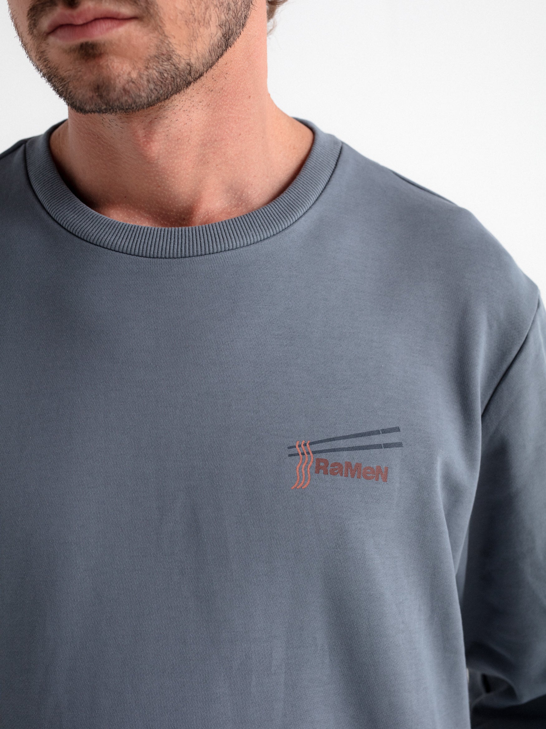 Sudadera confort gráfica abstracta