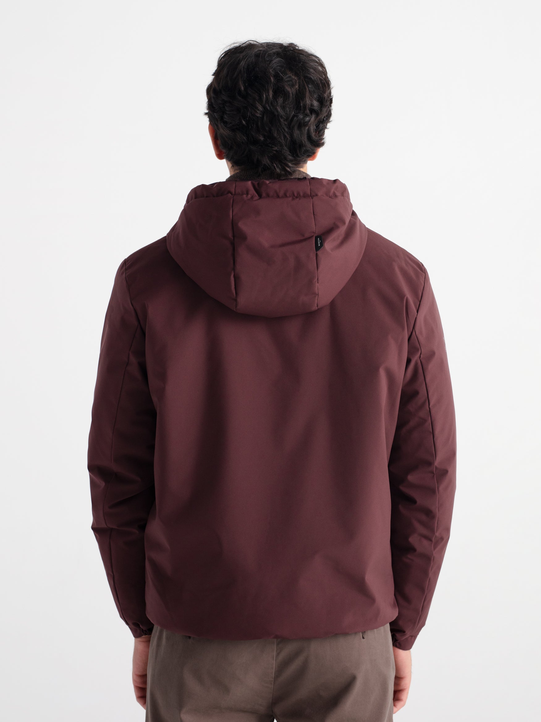 Cazadora funcional con capucha