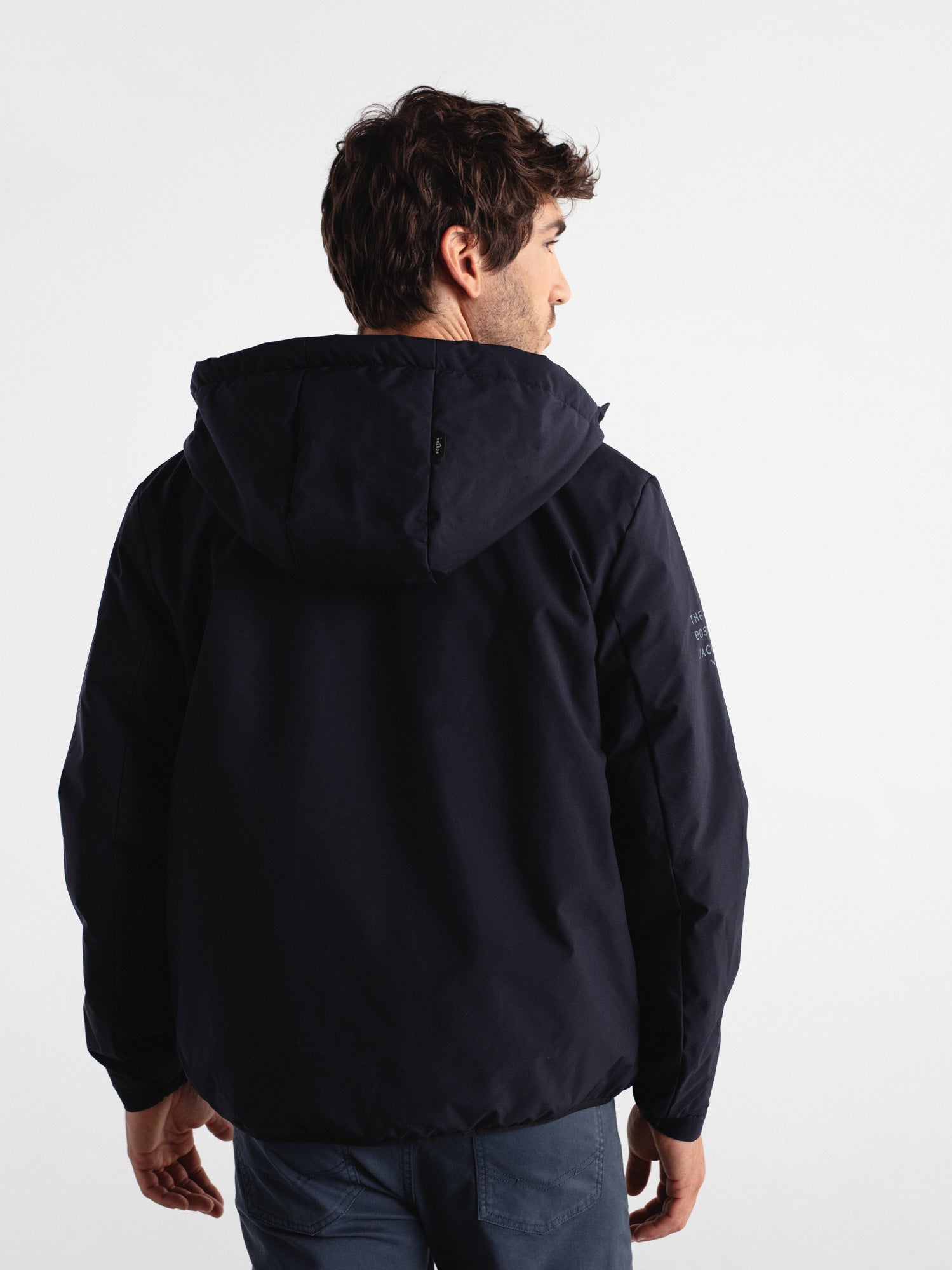 Cazadora funcional con capucha