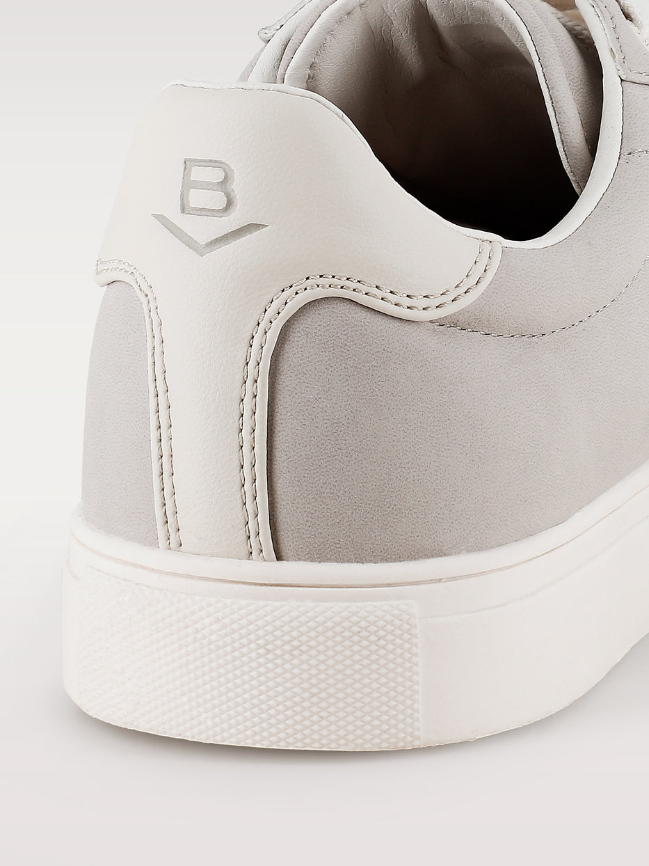 Minimalist casual sneaker