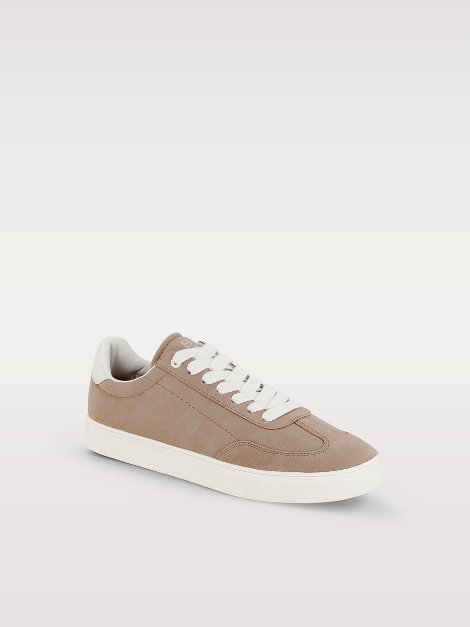 Minimalist casual sneaker