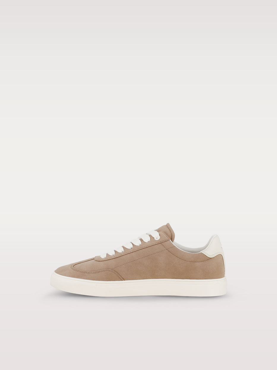 Minimalist casual sneaker