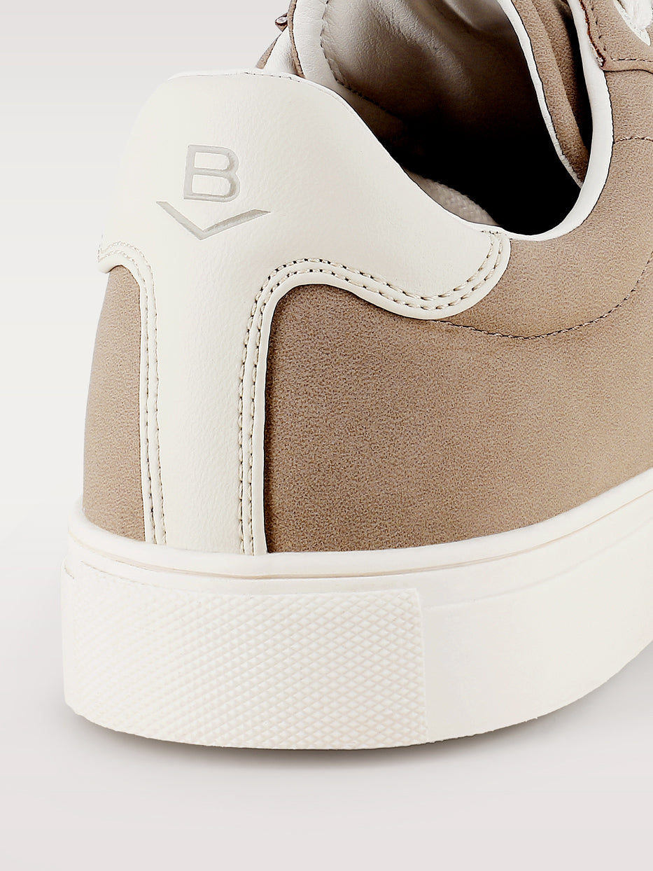 Minimalist casual sneaker