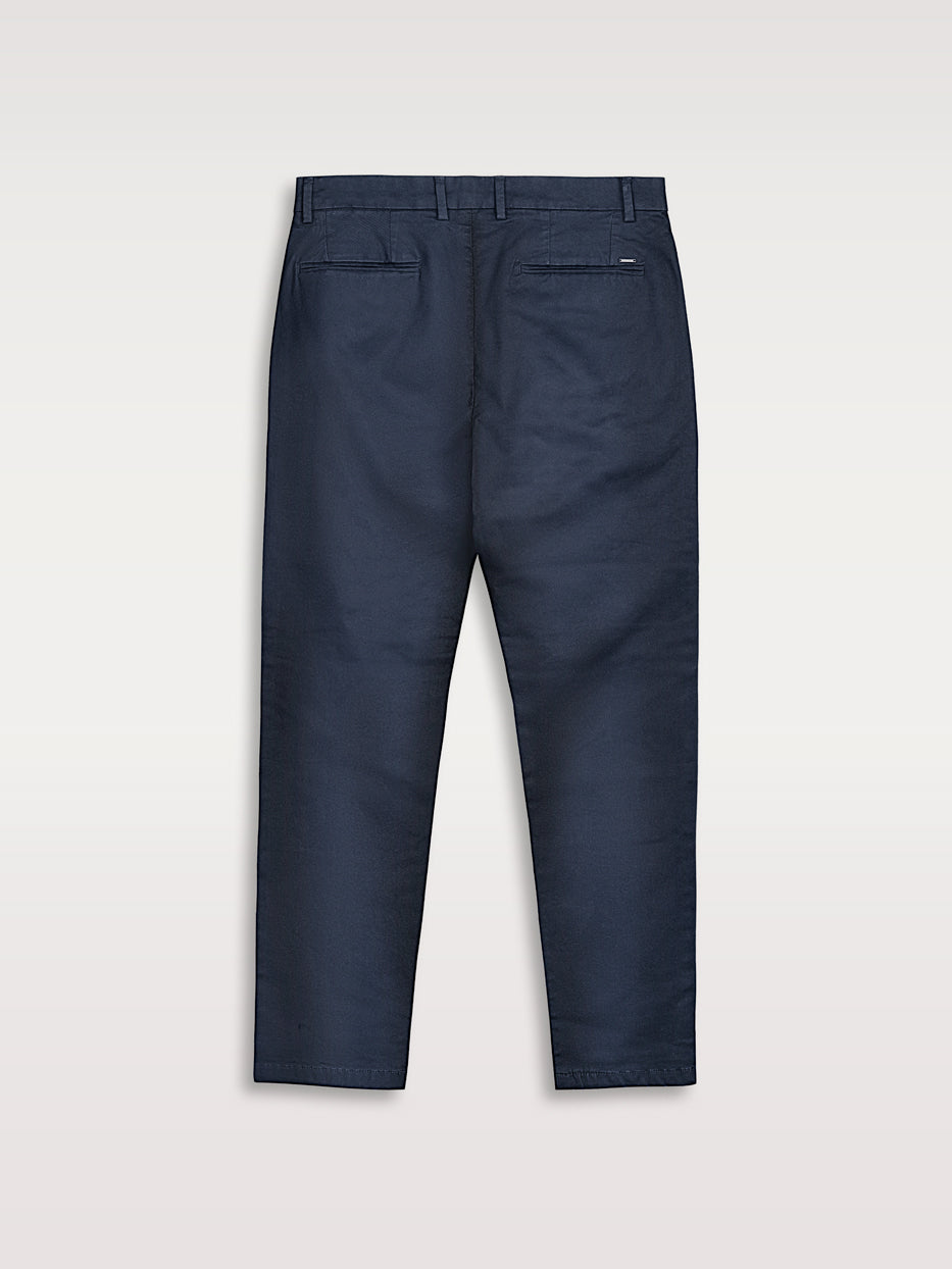 Pantalón chino slim fit esencial