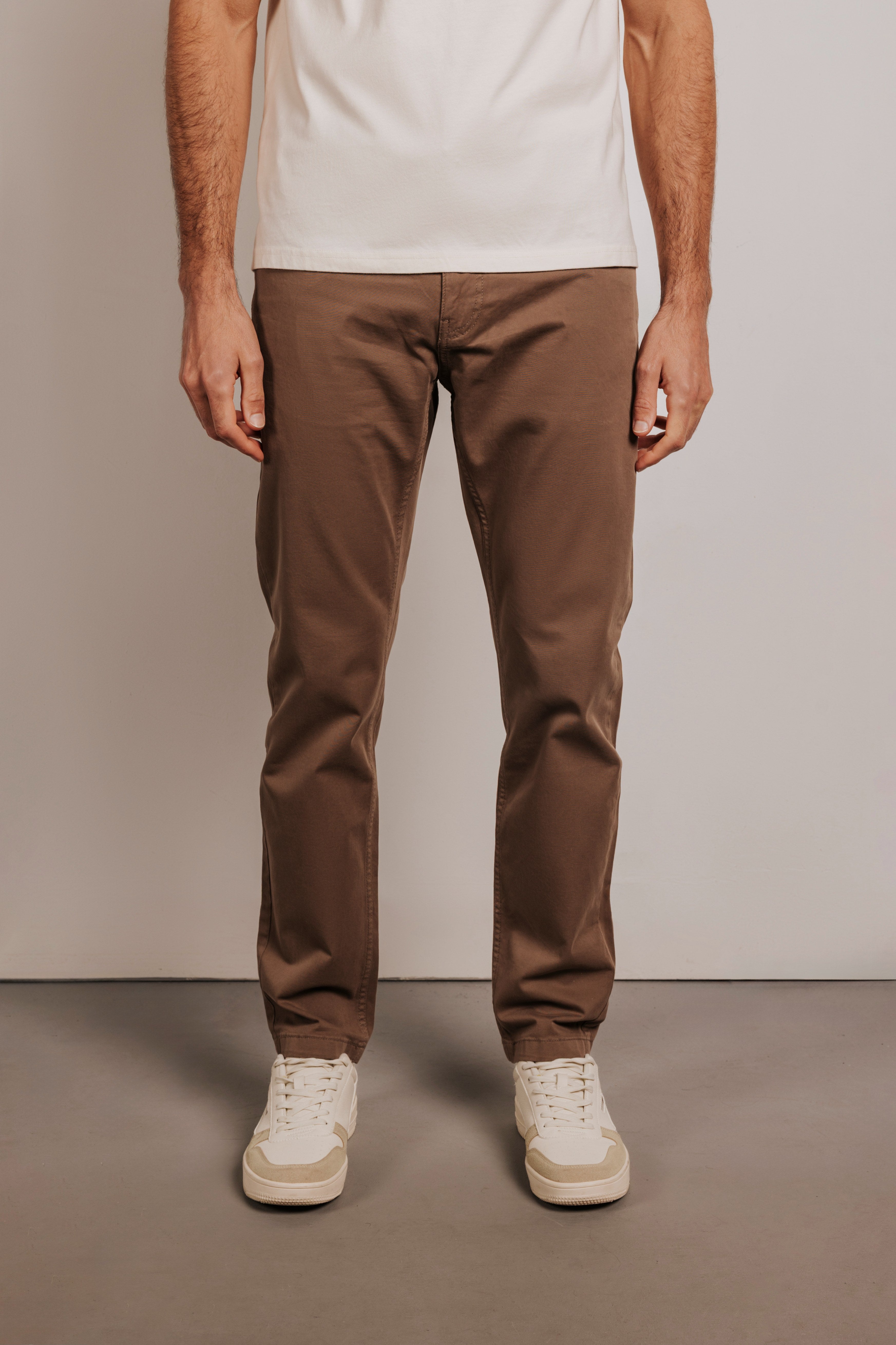 Pantalón slim fit sarga 5b
