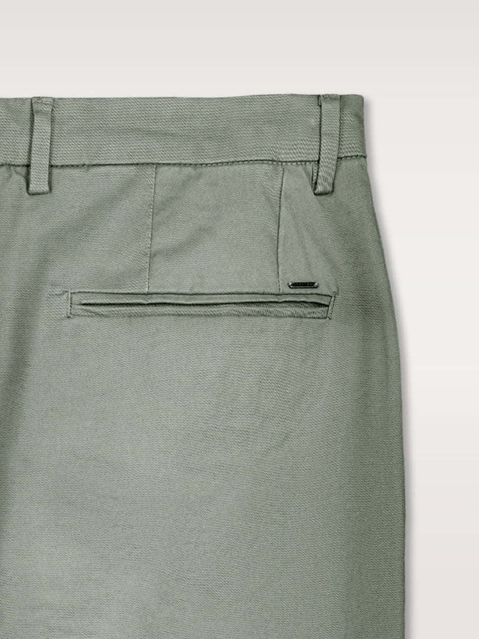 Pantalón chino slim fit esencial