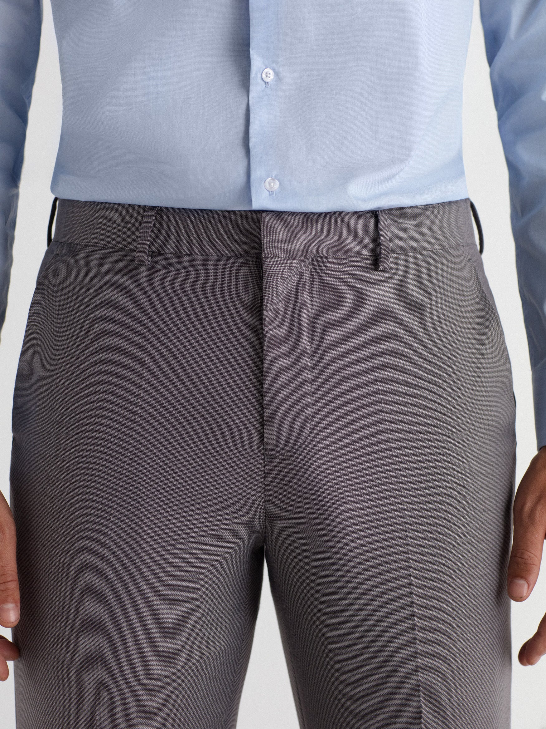 Pantalón traje slim fit falso liso