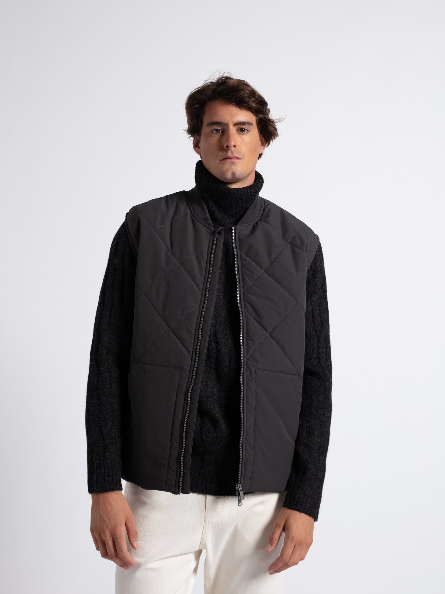 Thin diamond-quilted vest