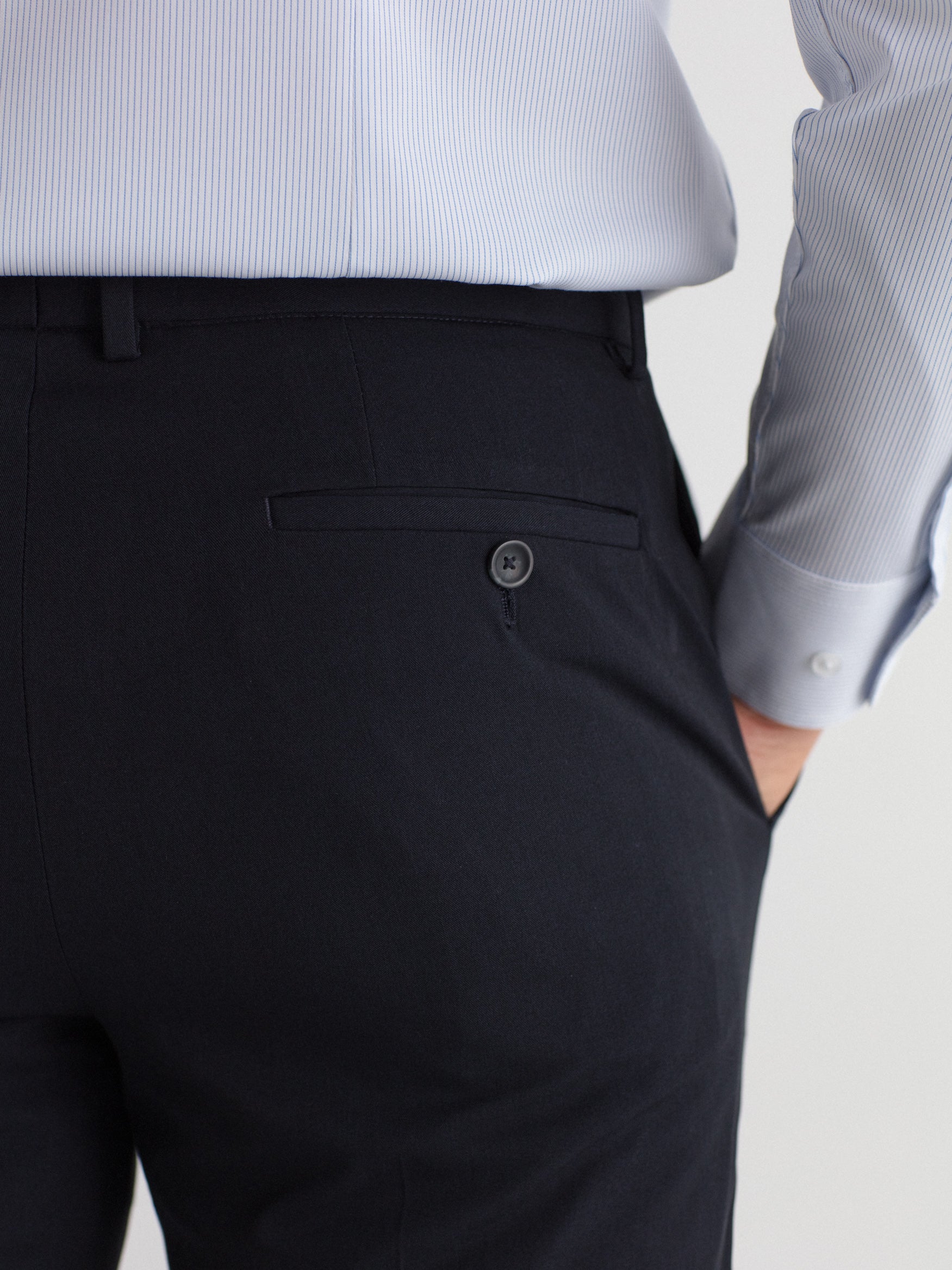 Pantalón traje slim fit liso