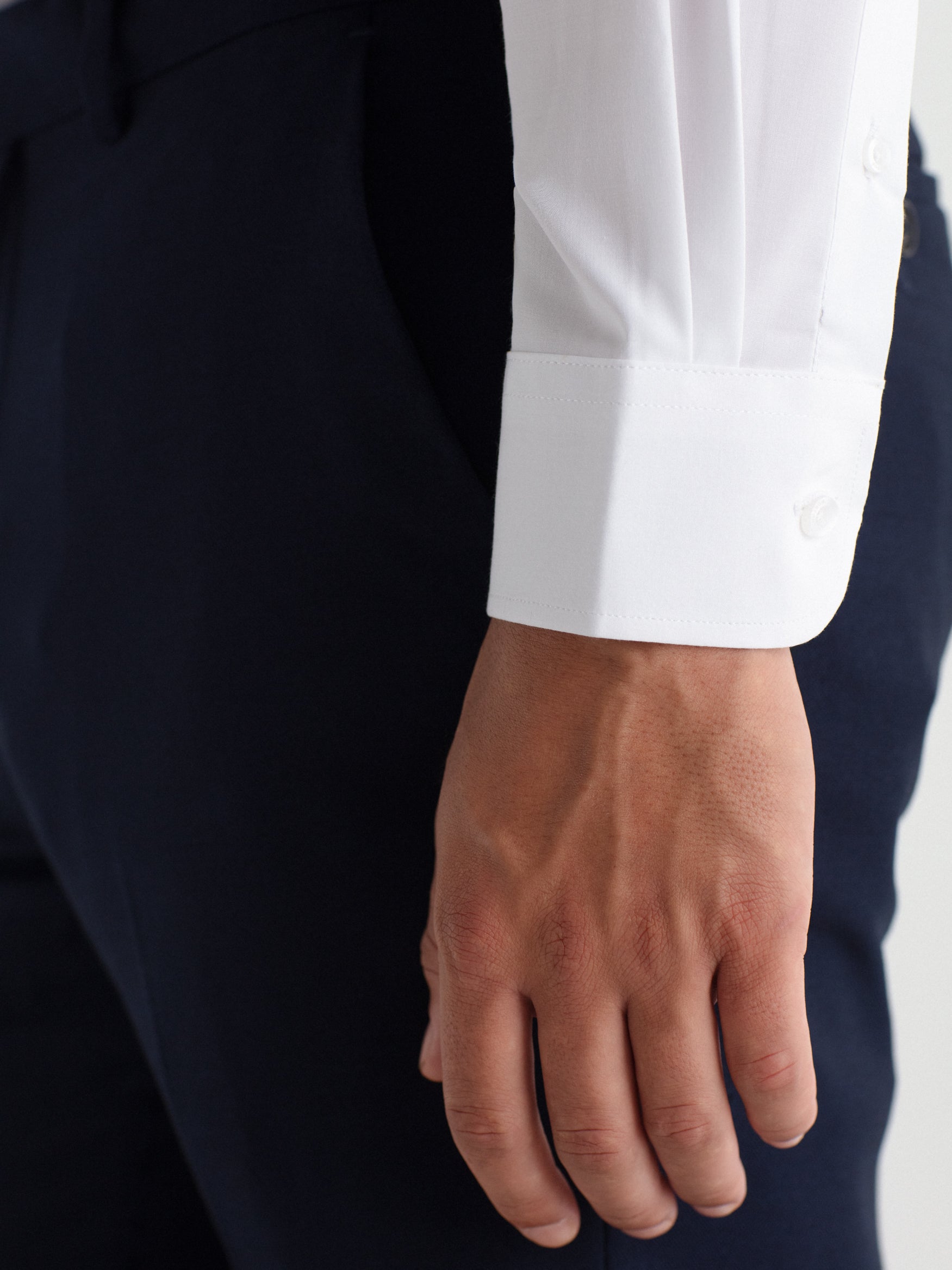 Slim fit water repellent dress shirt